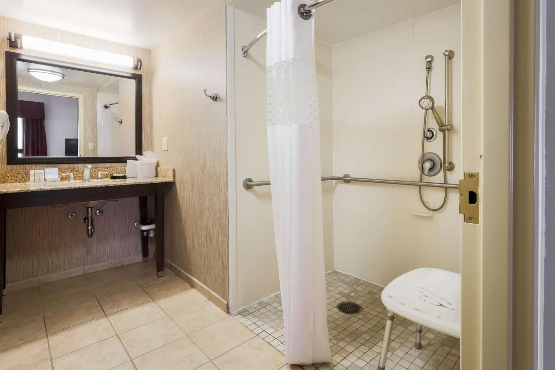 Hampton Inn Champaign/Urbana gallery photo in Urbana, IL — image 32