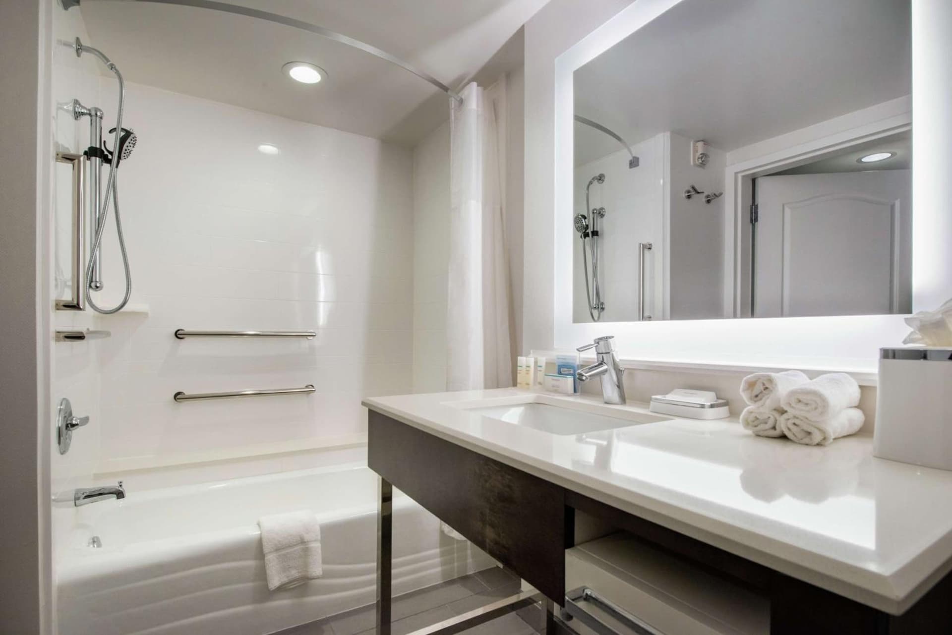 Hampton Inn & Suites Legacy Park-Frisco gallery photo in Frisco, TX — image 48