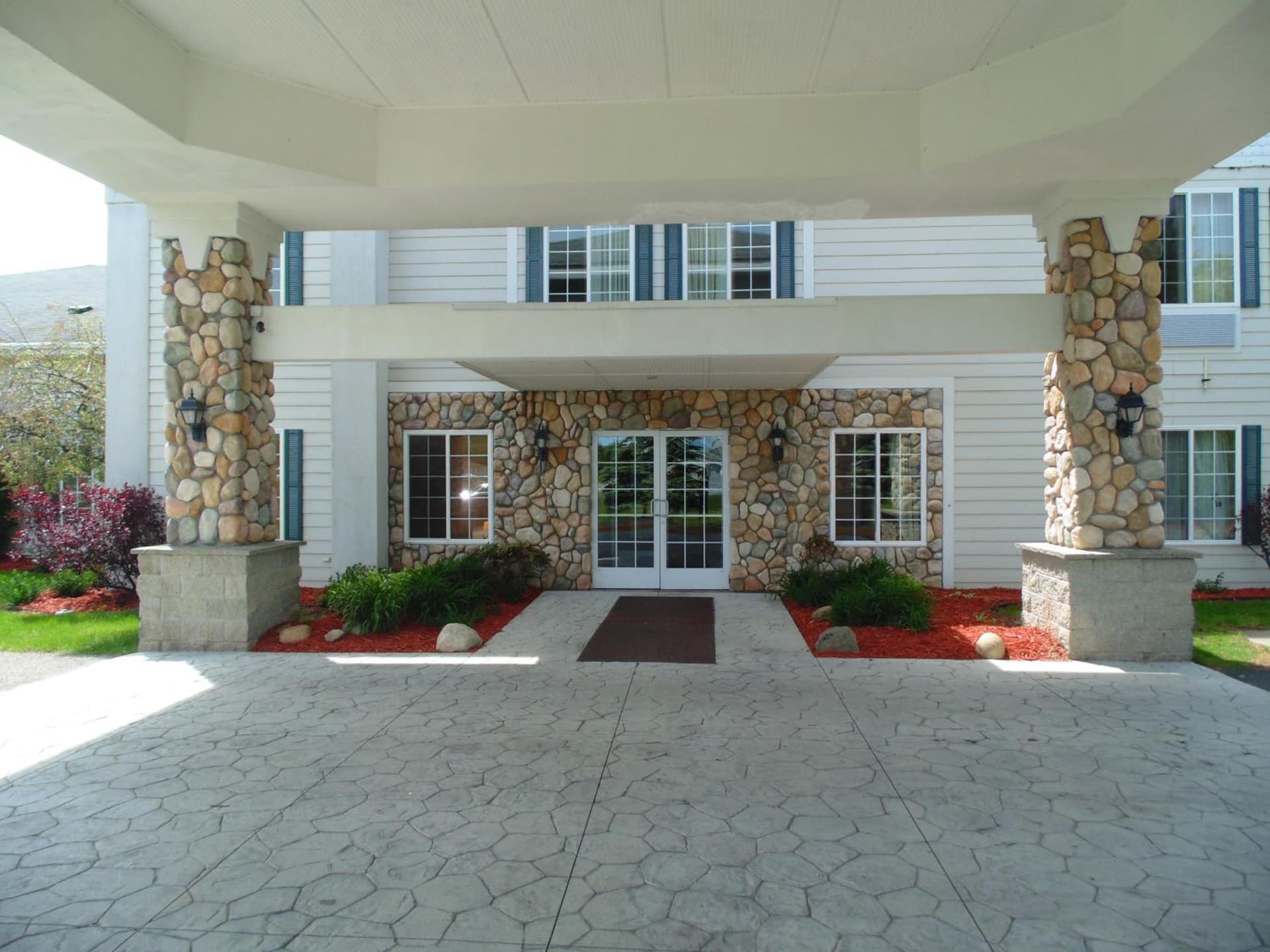 American Inn and Suites Houghton Lake interior in Houghton Lake, MI — gallery photo 2