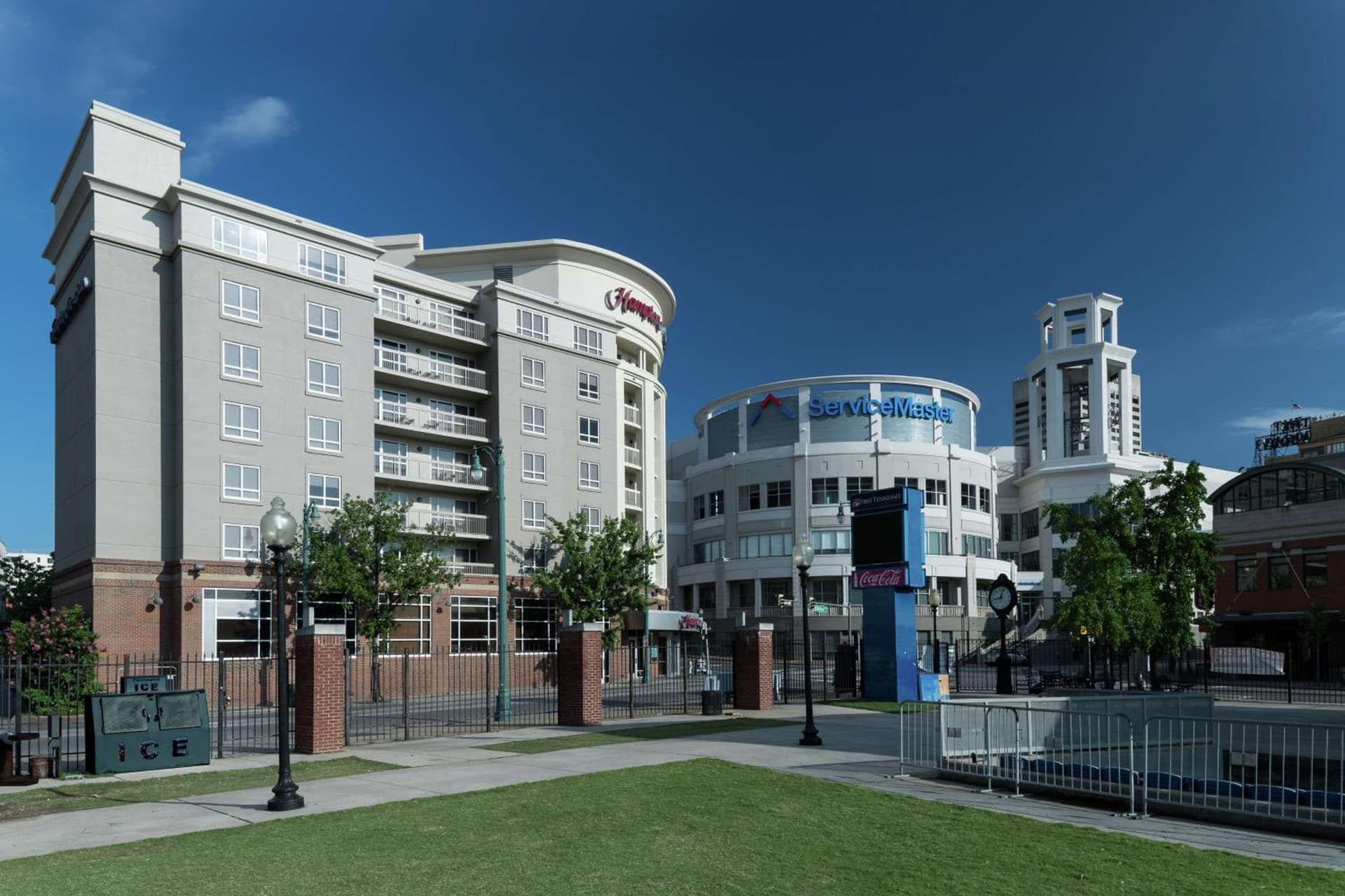 Hampton Inn & Suites Memphis-Beale Street property views in Memphis, TN — gallery photo 3