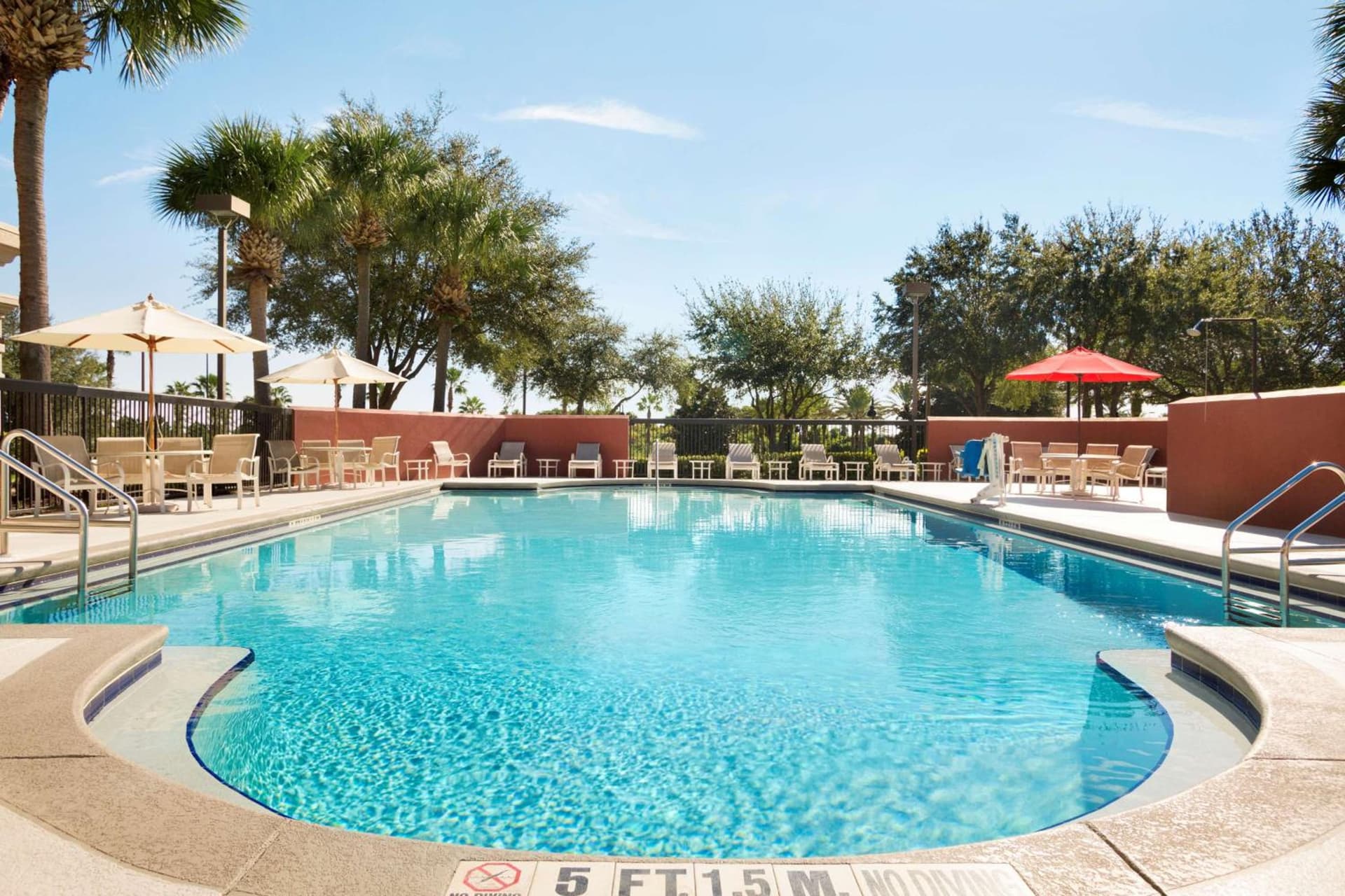 Hampton Inn Orlando International Drive Convention Center property views in Orlando, FL — gallery photo 3