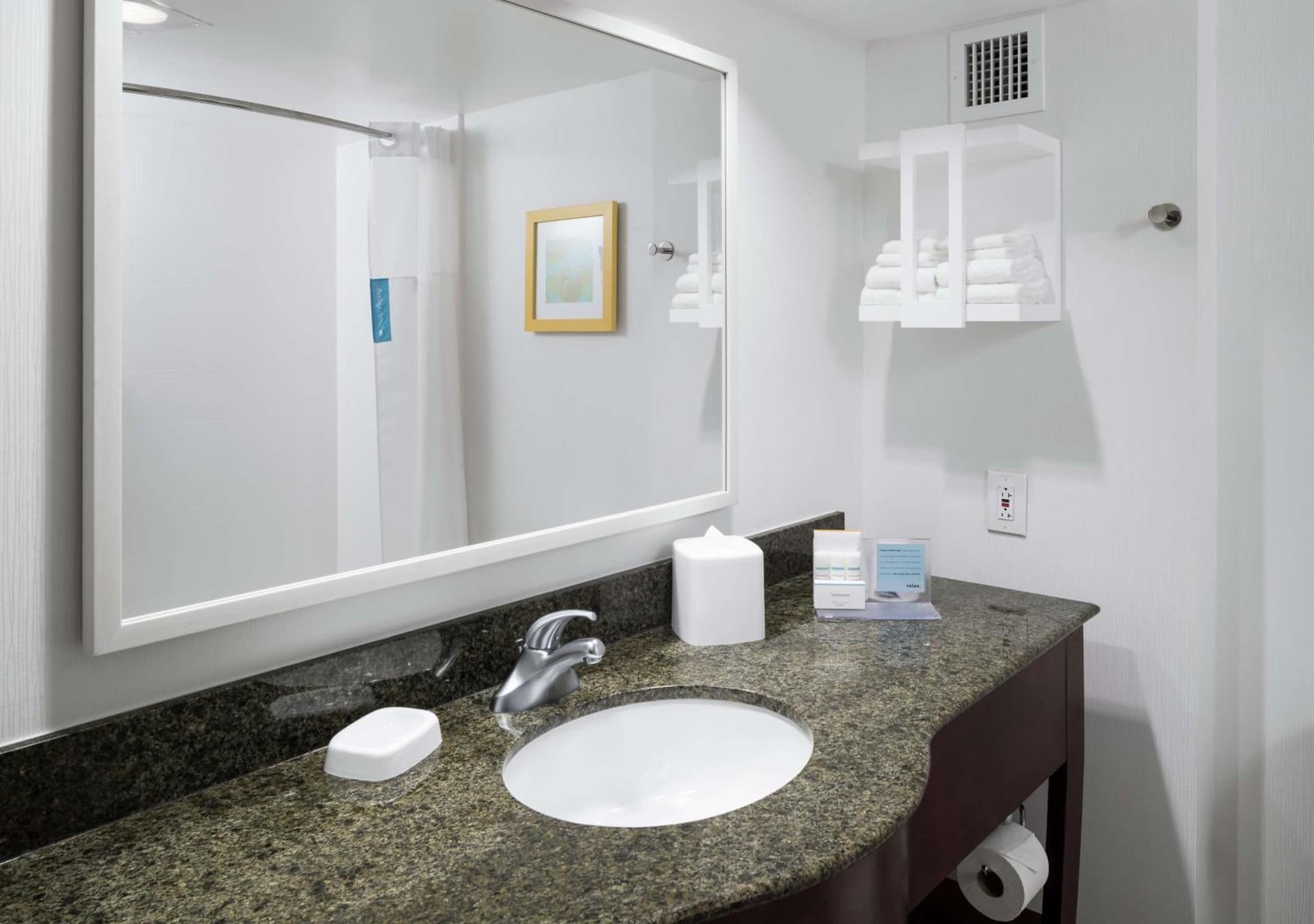 Hampton Inn & Suites Memphis-Beale Street gallery photo in Memphis, TN — image 24