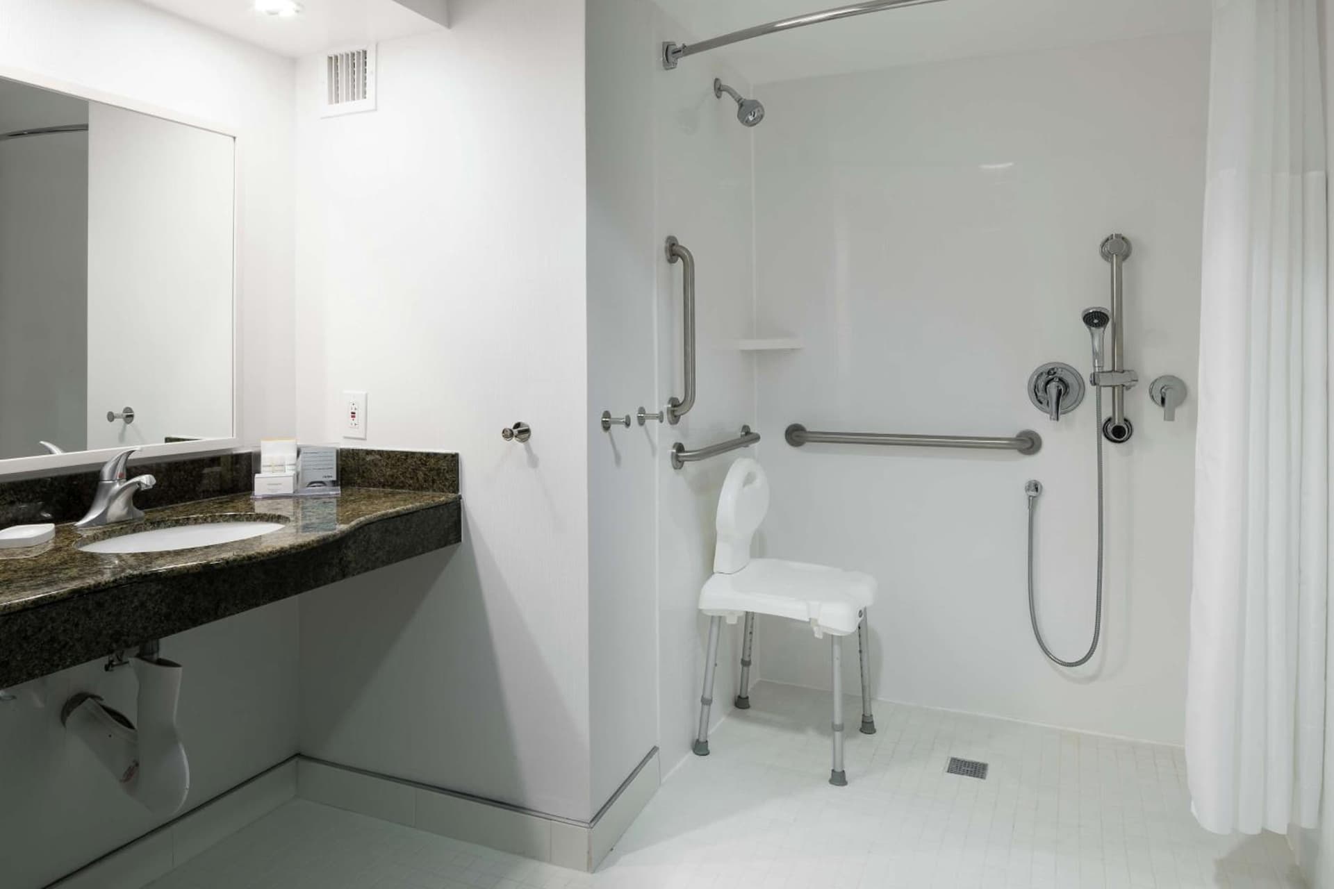 Hampton Inn & Suites Memphis-Beale Street gallery photo in Memphis, TN — image 29