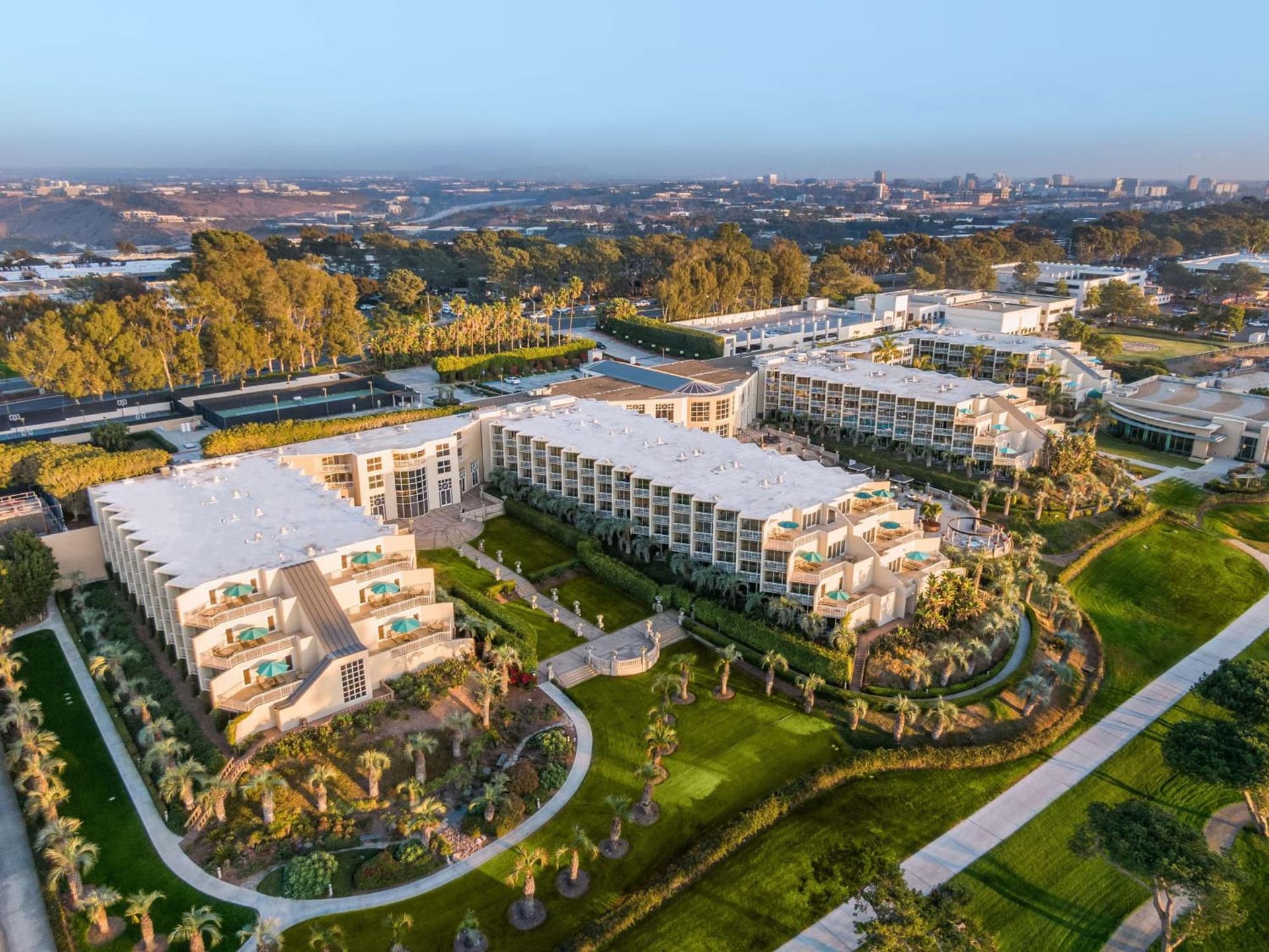 Hilton La Jolla Torrey Pines property views in San Diego, CA — gallery photo 3