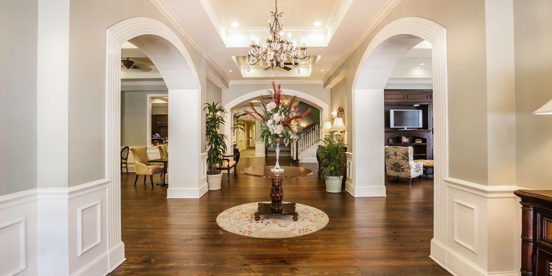 Hampton Inn & Suites Savannah Historic District interior in Savannah, GA — gallery photo 2