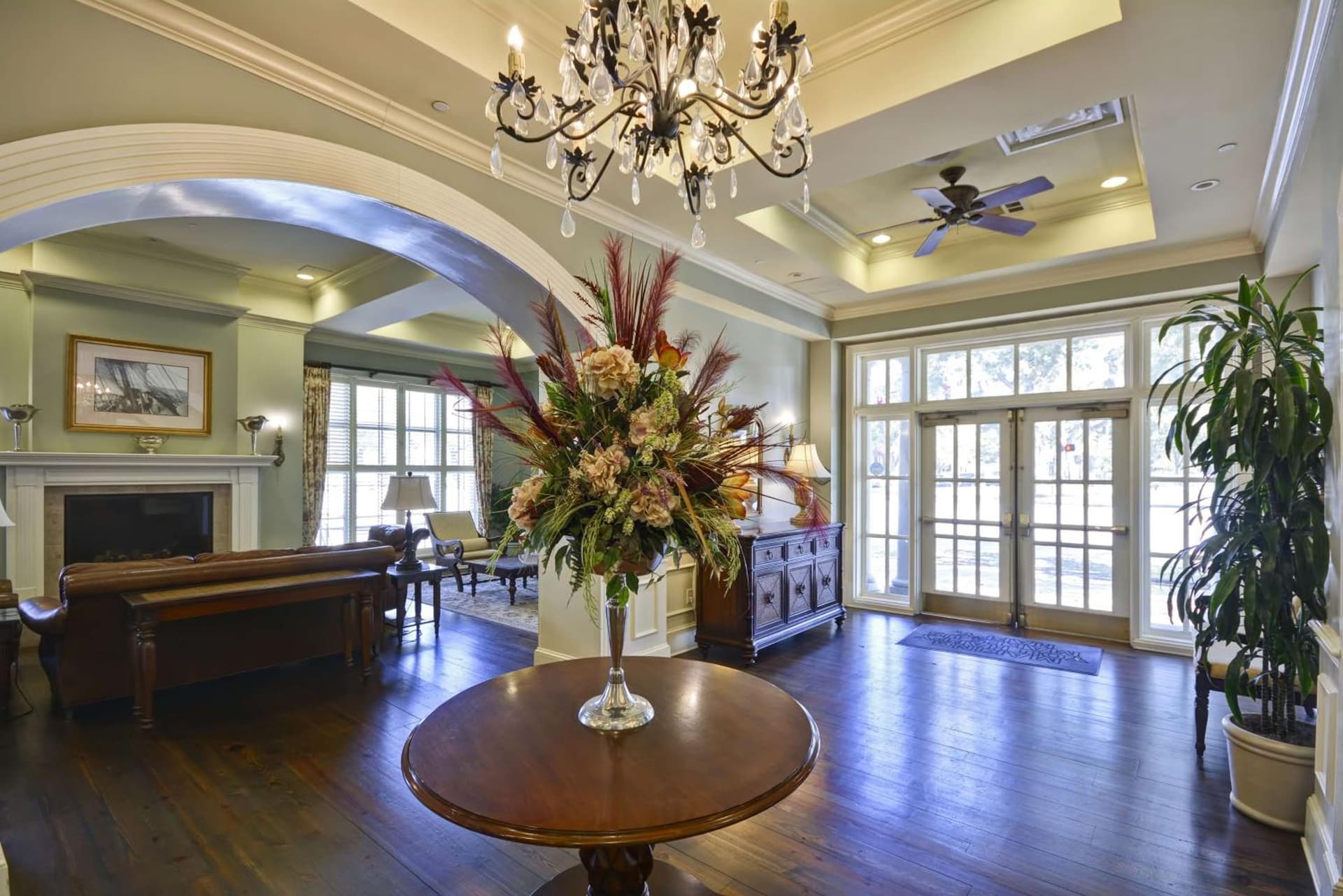 Hampton Inn & Suites Savannah Historic District property views in Savannah, GA — gallery photo 3