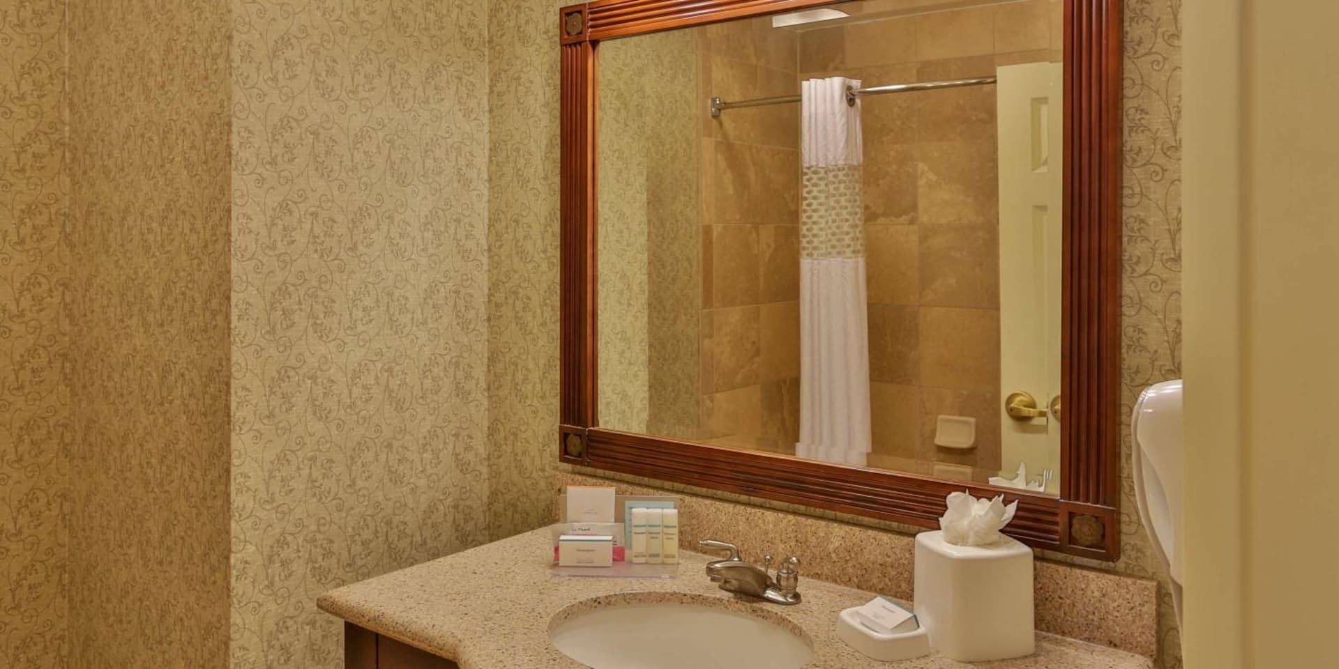 Hampton Inn & Suites Savannah Historic District gallery photo in Savannah, GA — image 8