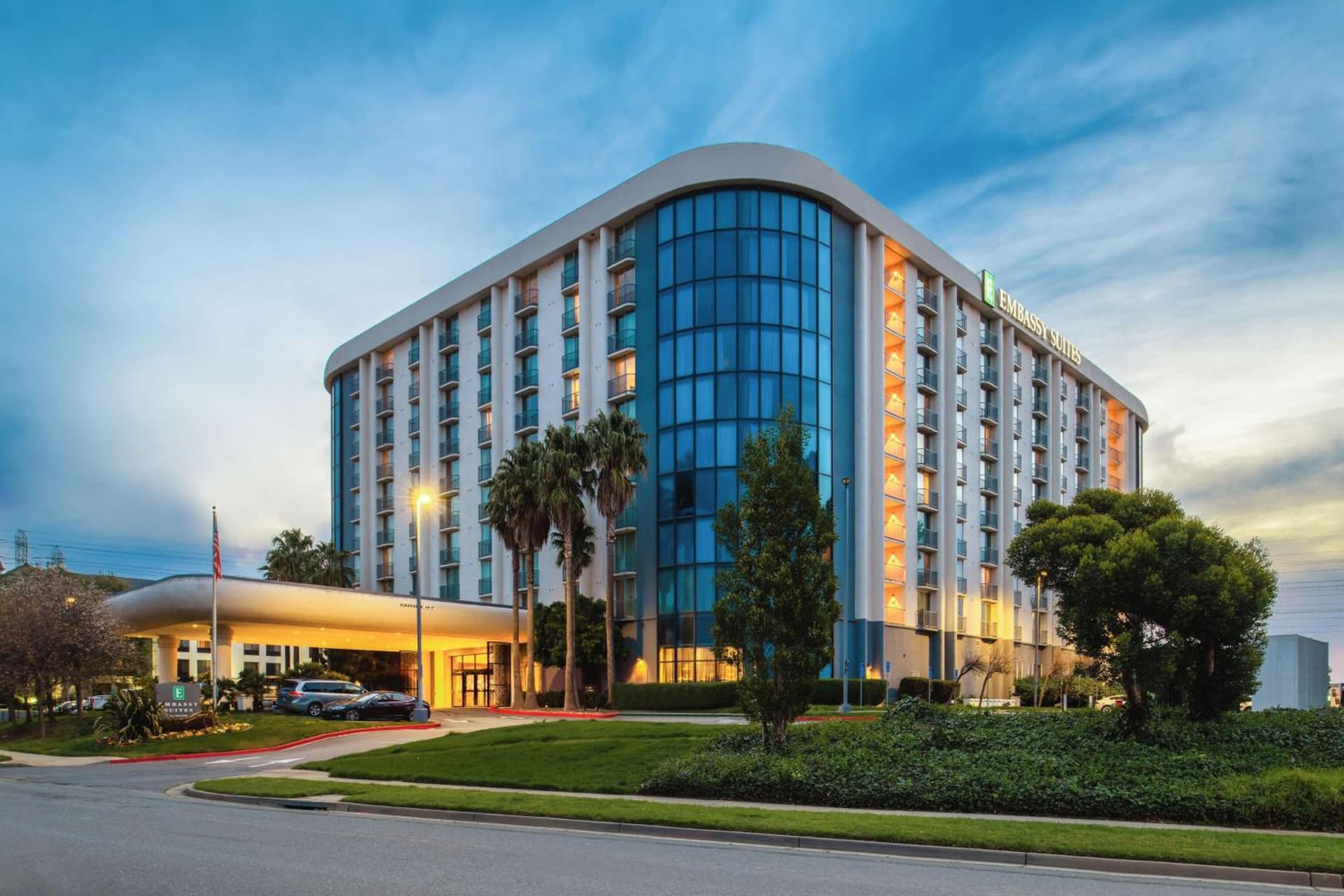 Embassy Suites by Hilton San Francisco Airport Oyster Point — hotel in South San Francisco, California