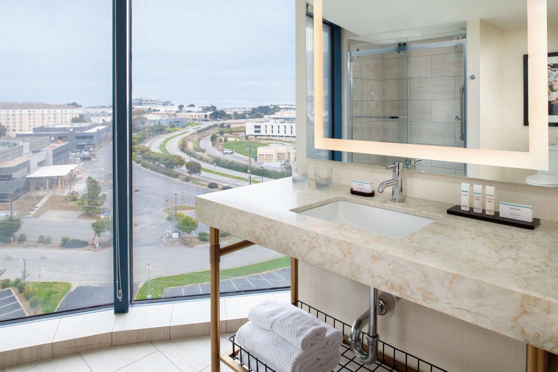 Embassy Suites by Hilton San Francisco Airport Oyster Point gallery photo in South San Francisco, CA — image 14