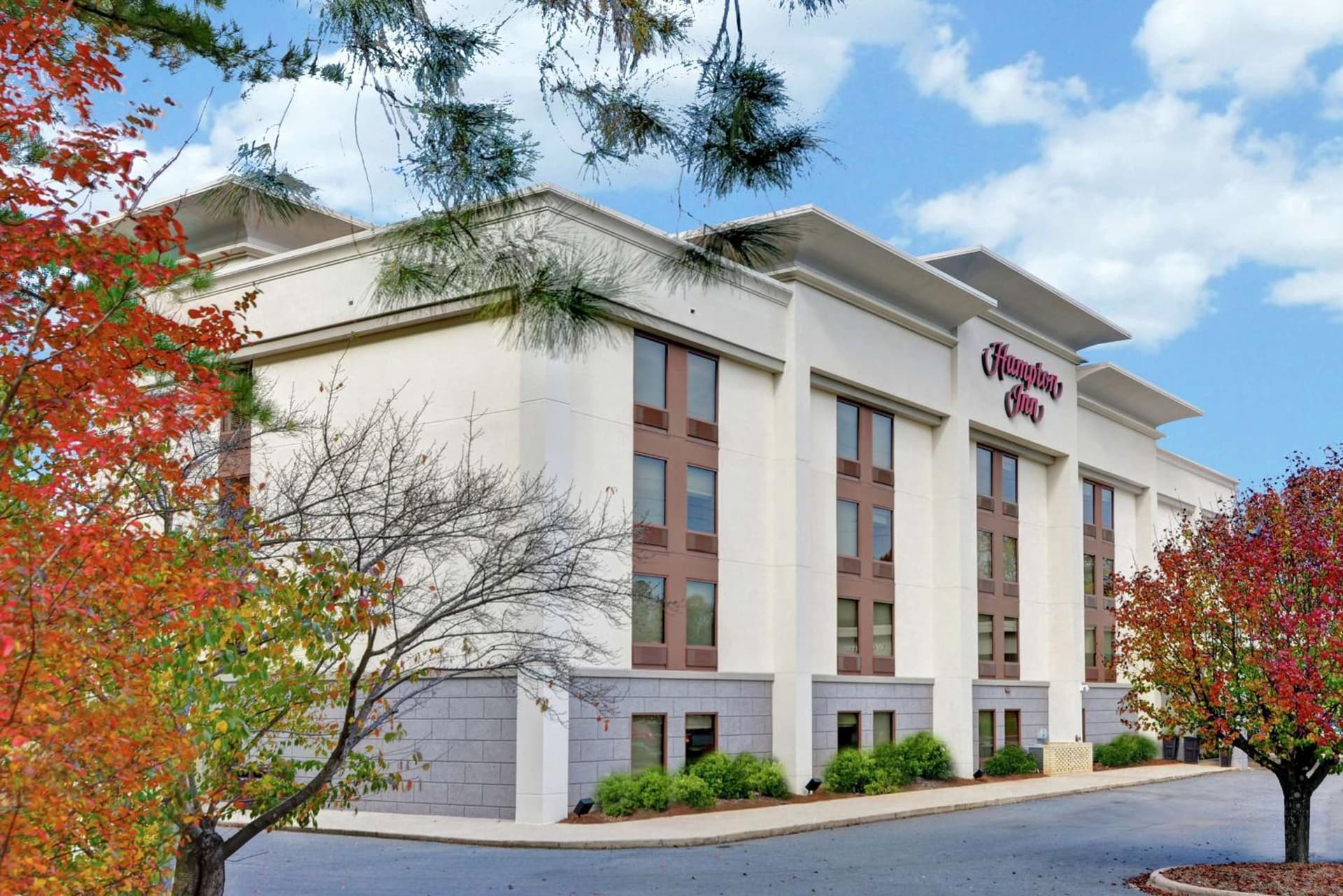 Hampton Inn Salisbury interior in Salisbury, NC — gallery photo 2