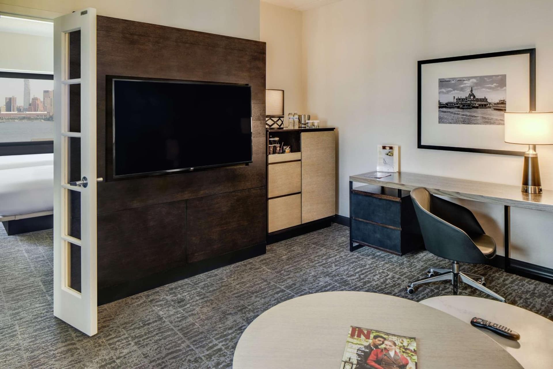 DoubleTree by Hilton Hotel & Suites Jersey City gallery photo in Jersey City, NJ — image 19
