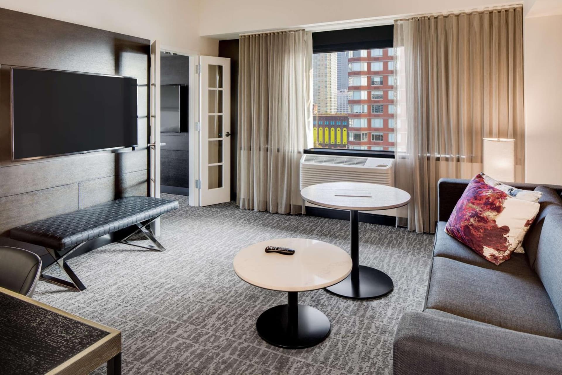 DoubleTree by Hilton Hotel & Suites Jersey City gallery photo in Jersey City, NJ — image 13