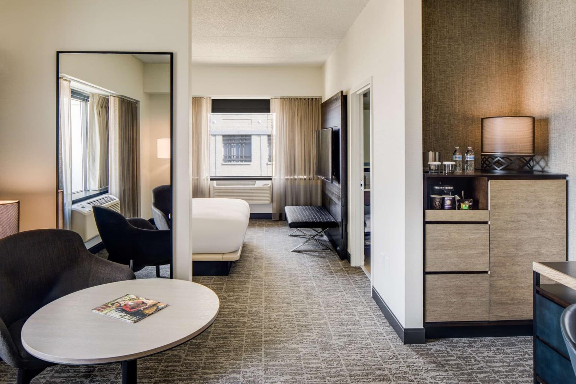 DoubleTree by Hilton Hotel & Suites Jersey City gallery photo in Jersey City, NJ — image 20