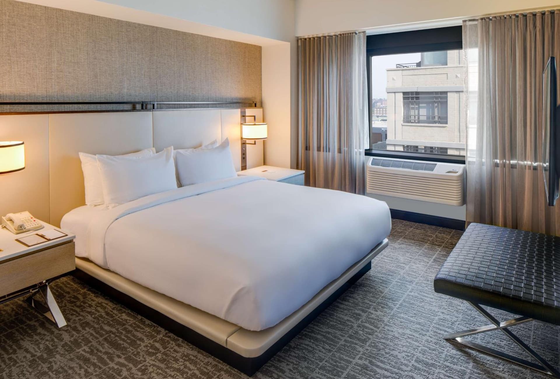 DoubleTree by Hilton Hotel & Suites Jersey City gallery photo in Jersey City, NJ — image 30