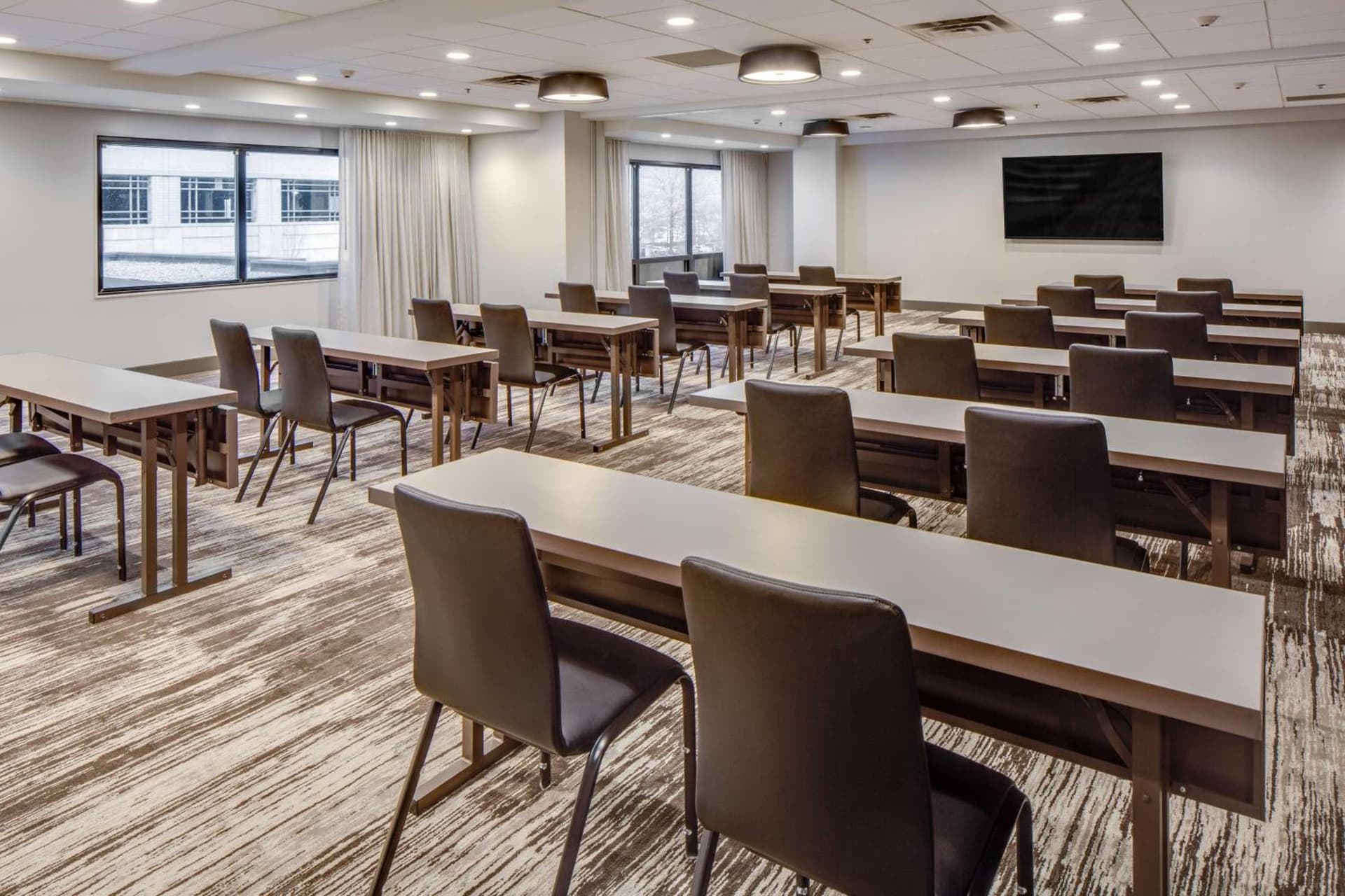 DoubleTree by Hilton Hotel & Suites Jersey City gallery photo in Jersey City, NJ — image 34