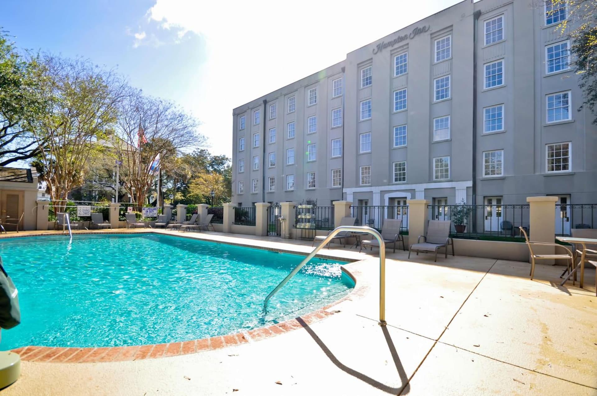 Hampton Inn Charleston-Historic District interior in Charleston, SC — gallery photo 2