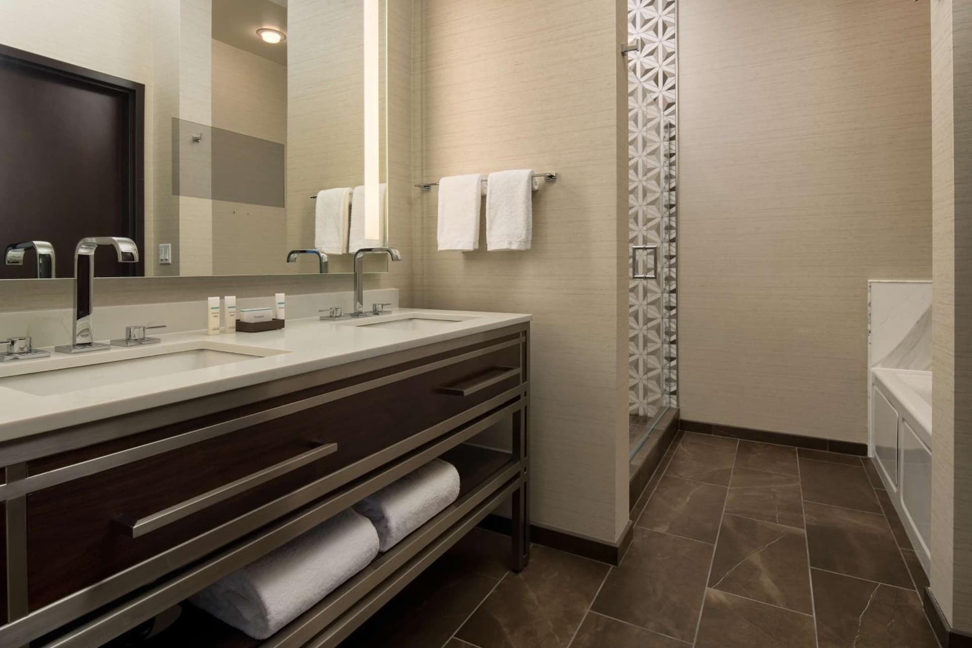 Embassy Suites By Hilton Seattle Downtown Pioneer Square gallery photo in Seattle, WA — image 27