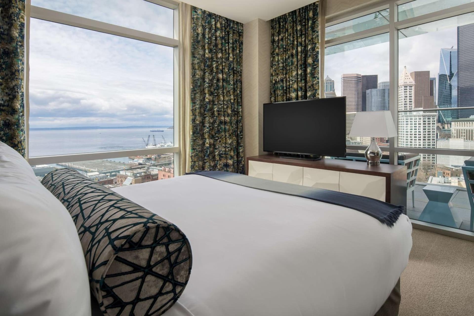 Embassy Suites By Hilton Seattle Downtown Pioneer Square gallery photo in Seattle, WA — image 71