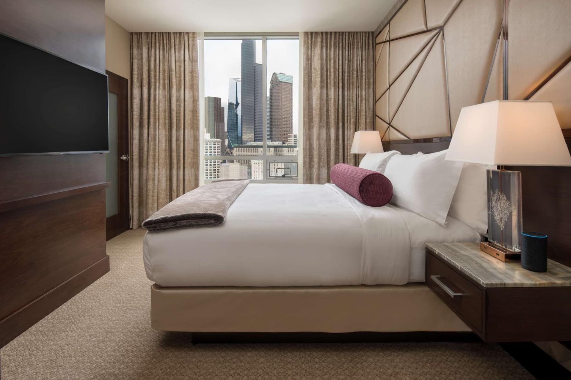 Embassy Suites By Hilton Seattle Downtown Pioneer Square gallery photo in Seattle, WA — image 7