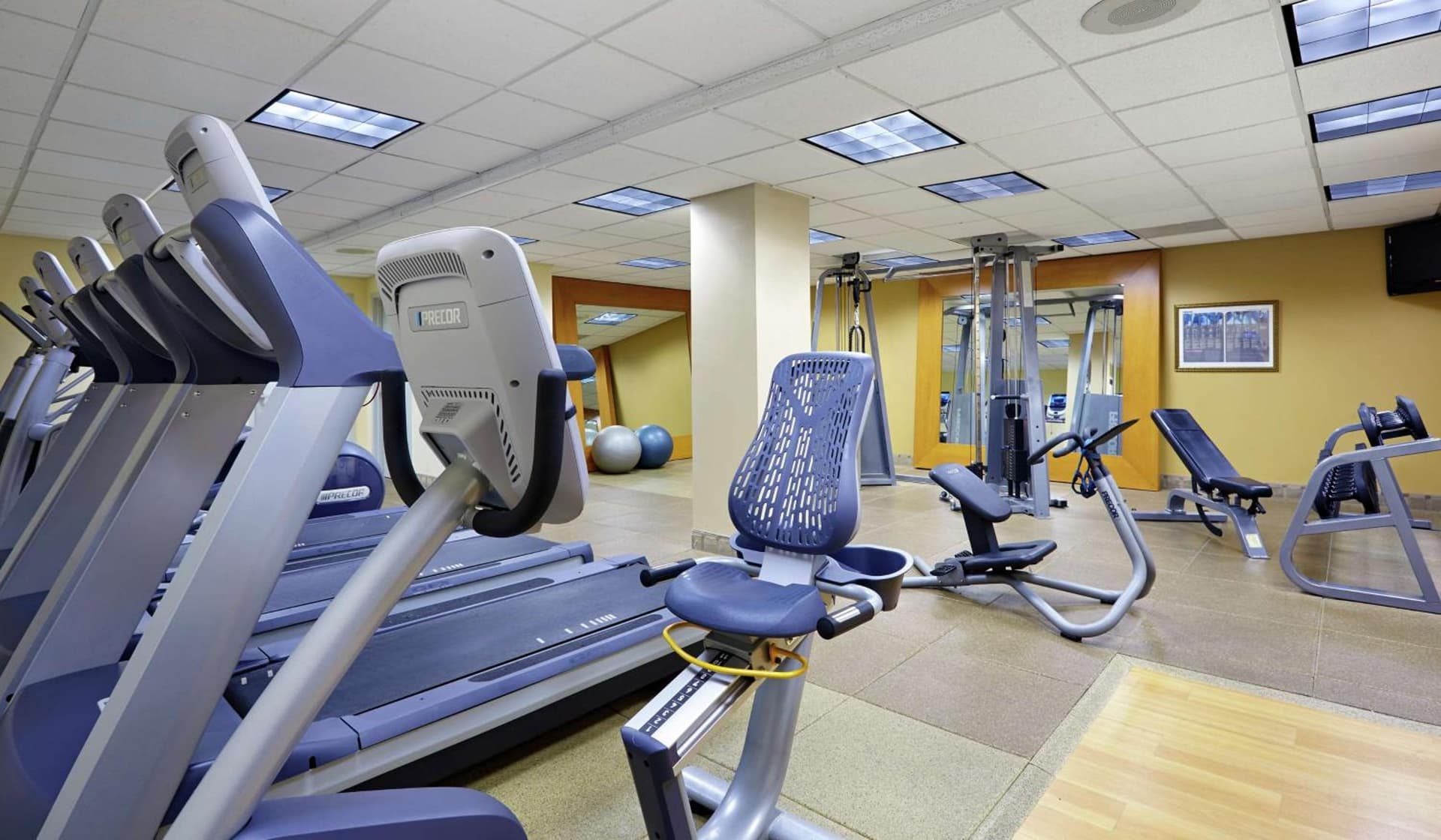 Hilton Newark Airport gallery photo in Elizabeth, NJ — image 25
