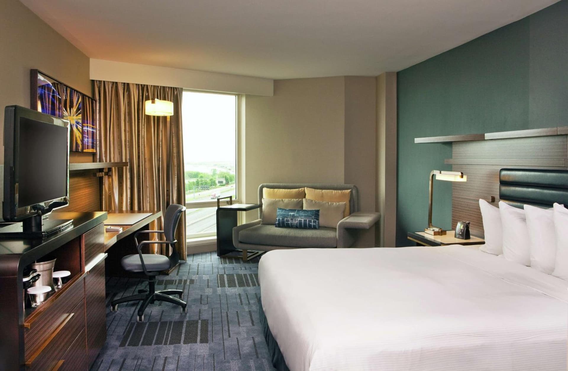 Hilton Newark Airport gallery photo in Elizabeth, NJ — image 14
