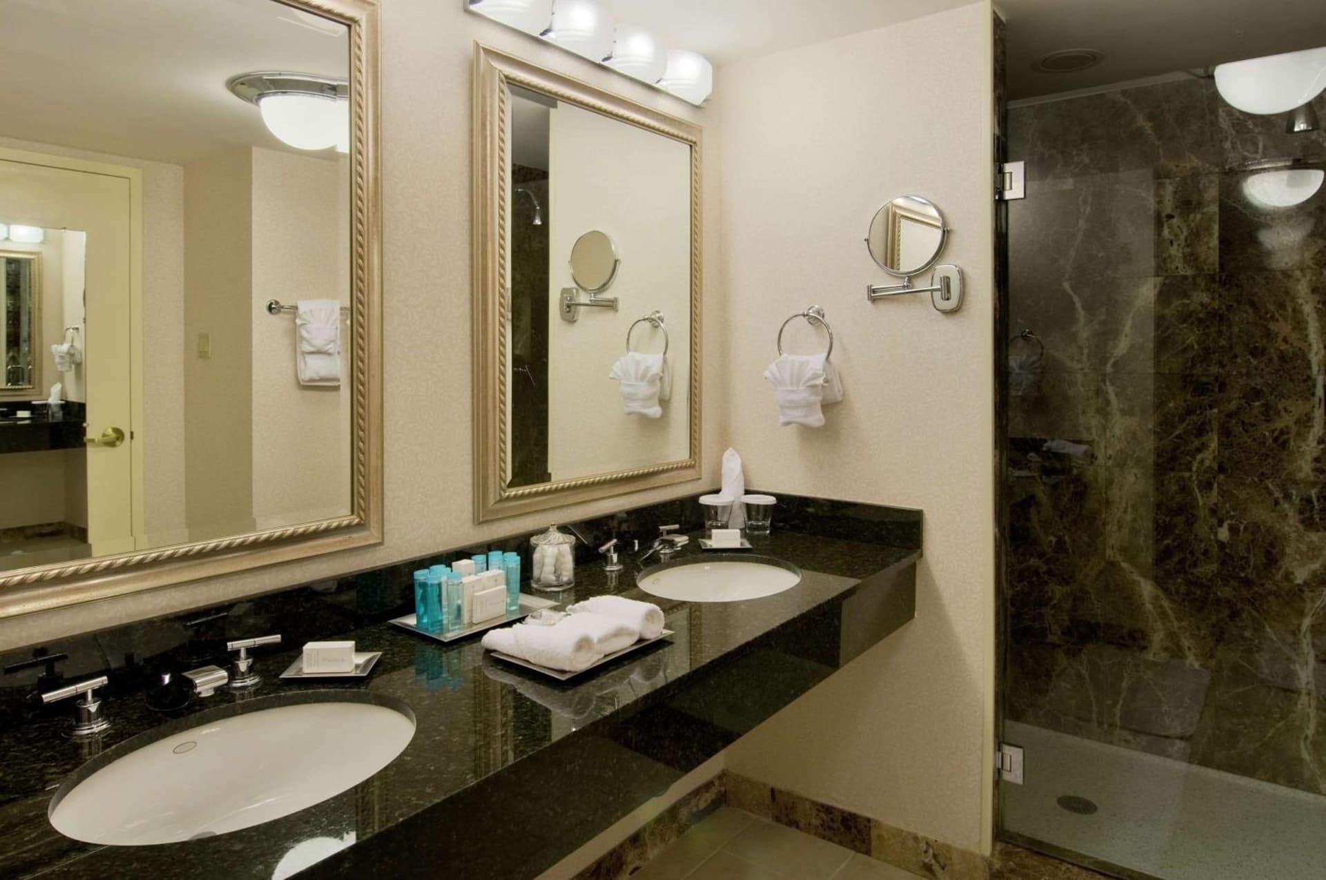 Hilton Newark Airport gallery photo in Elizabeth, NJ — image 34