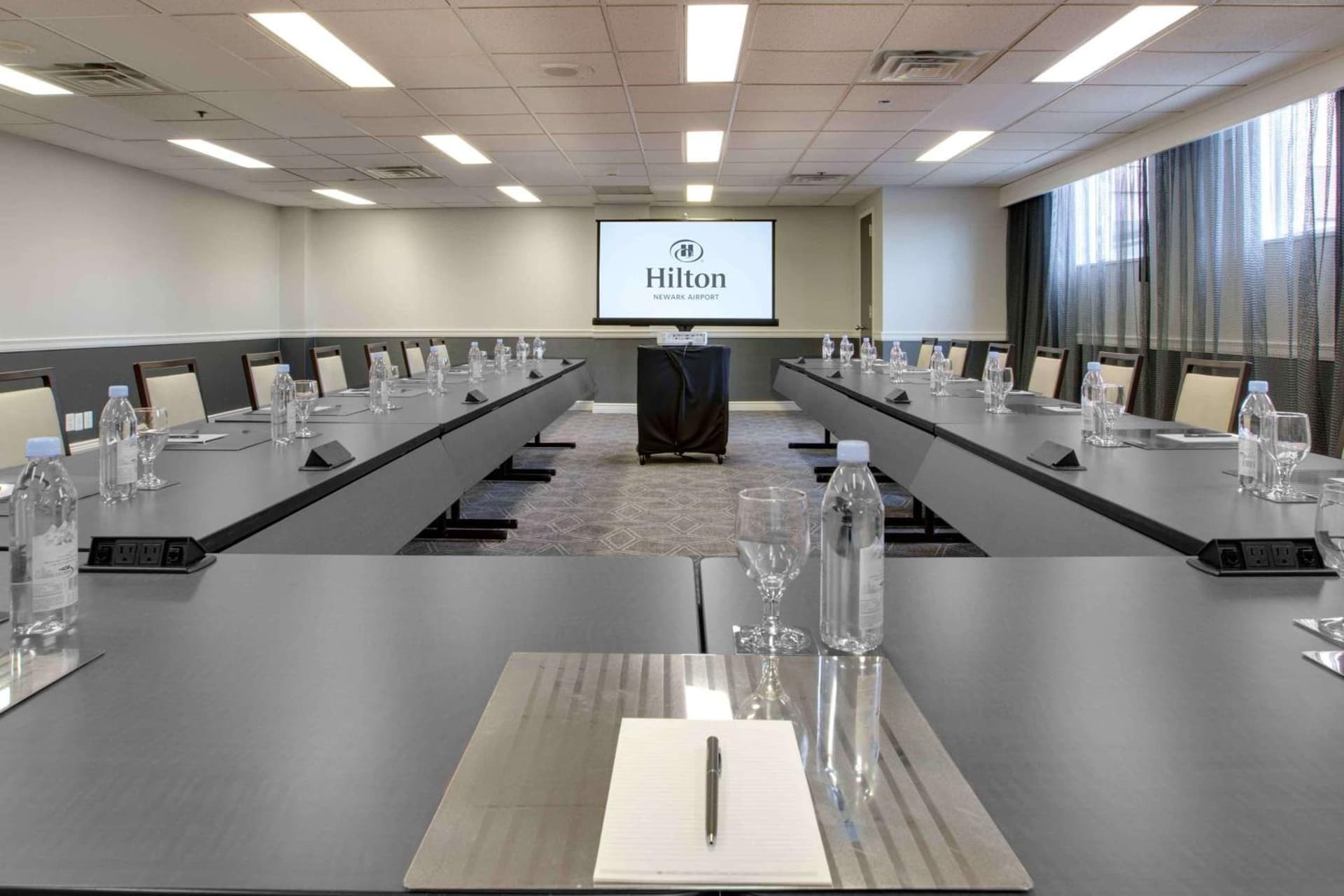 Hilton Newark Airport gallery photo in Elizabeth, NJ — image 44