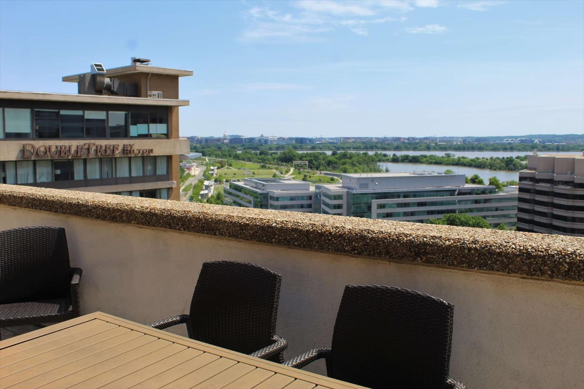 DoubleTree by Hilton Washington DC – Crystal City gallery photo in Arlington, VA — image 14