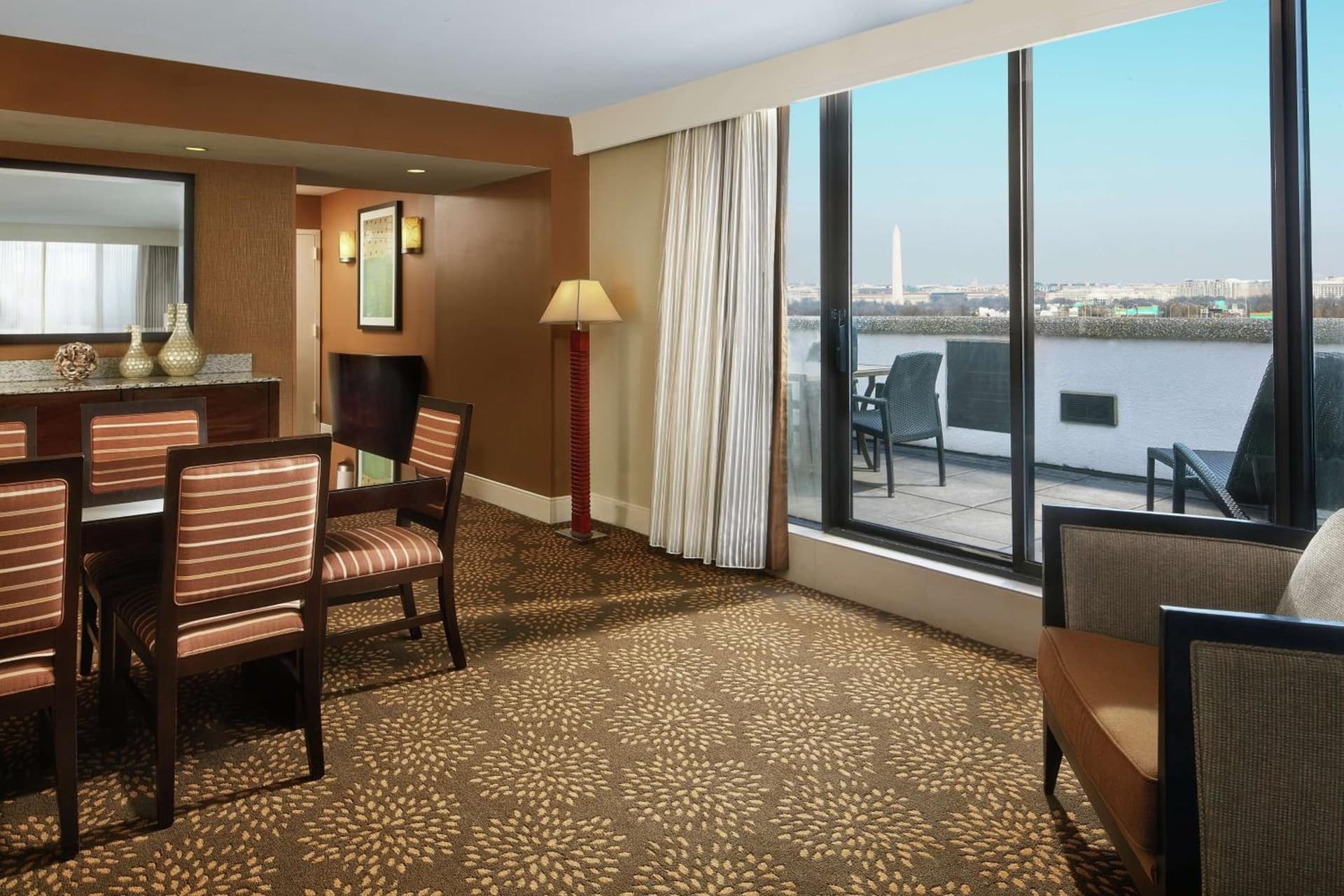 DoubleTree by Hilton Washington DC – Crystal City gallery photo in Arlington, VA — image 15