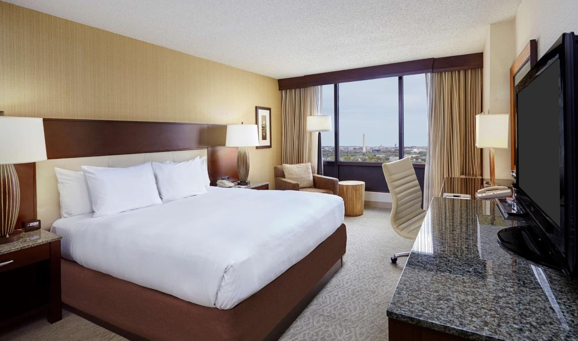 DoubleTree by Hilton Washington DC – Crystal City gallery photo in Arlington, VA — image 4