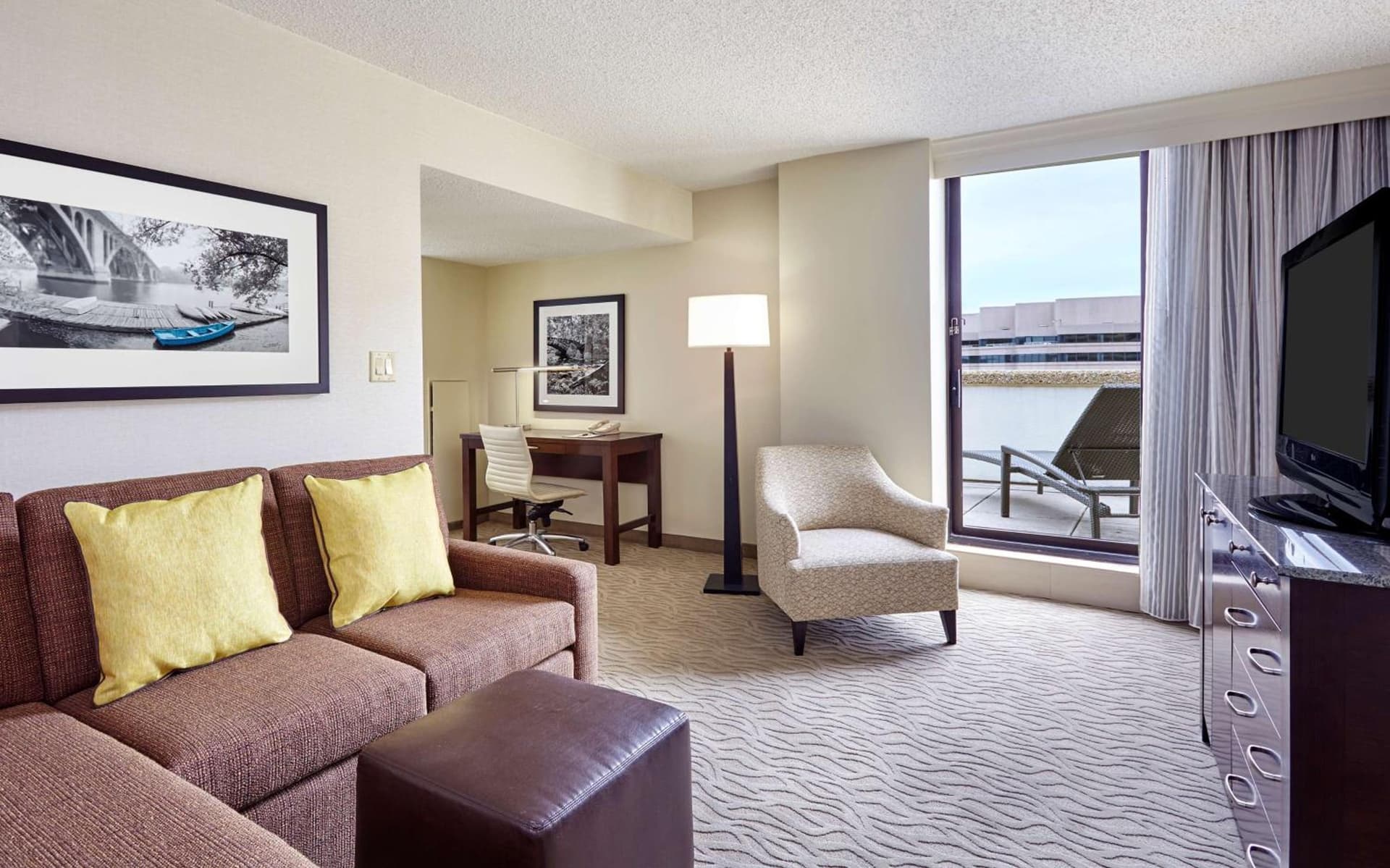 DoubleTree by Hilton Washington DC – Crystal City gallery photo in Arlington, VA — image 11
