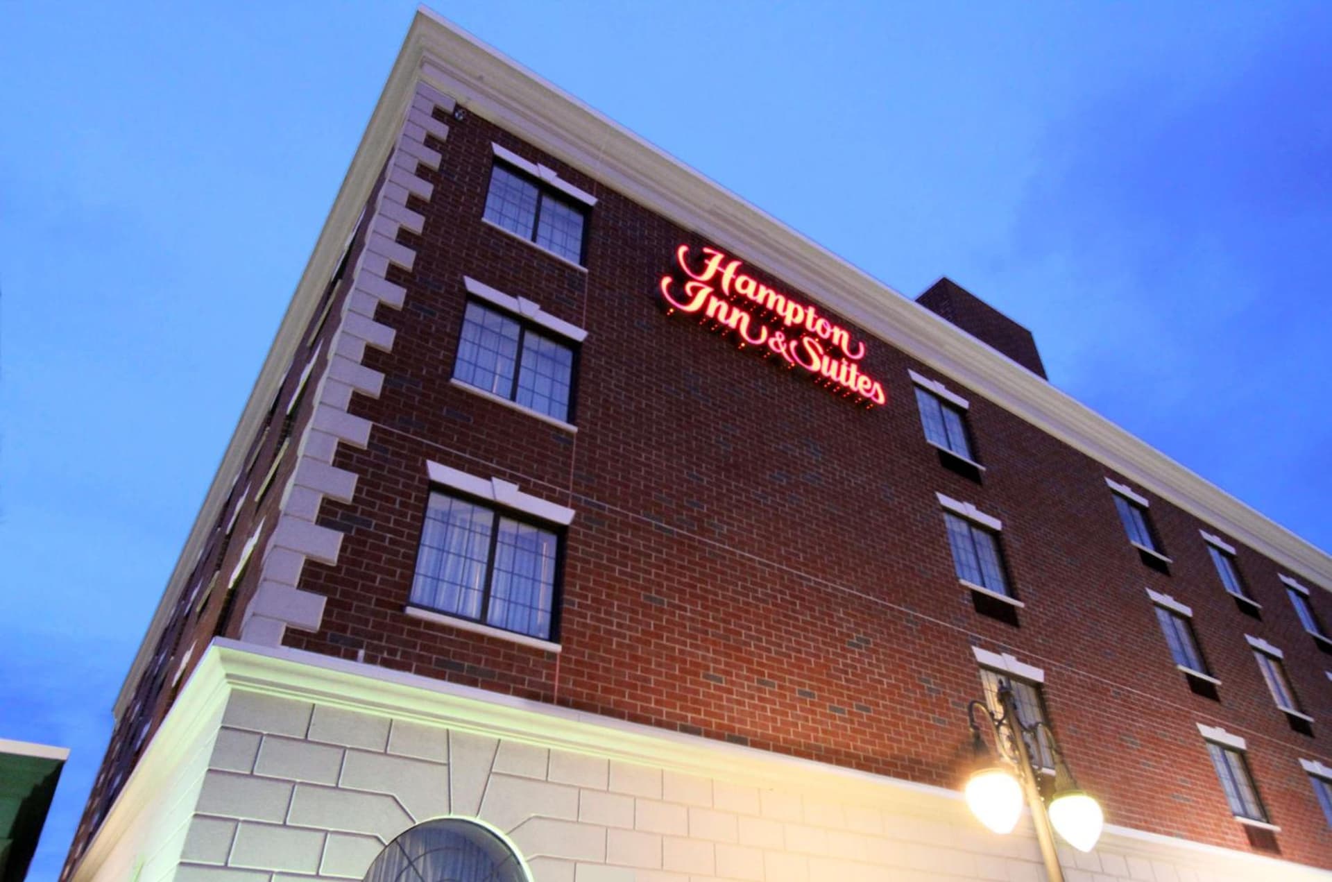 Hampton Inn & Suites By Hilton - Rockville Centre gallery photo in Rockville Centre, NY — image 45