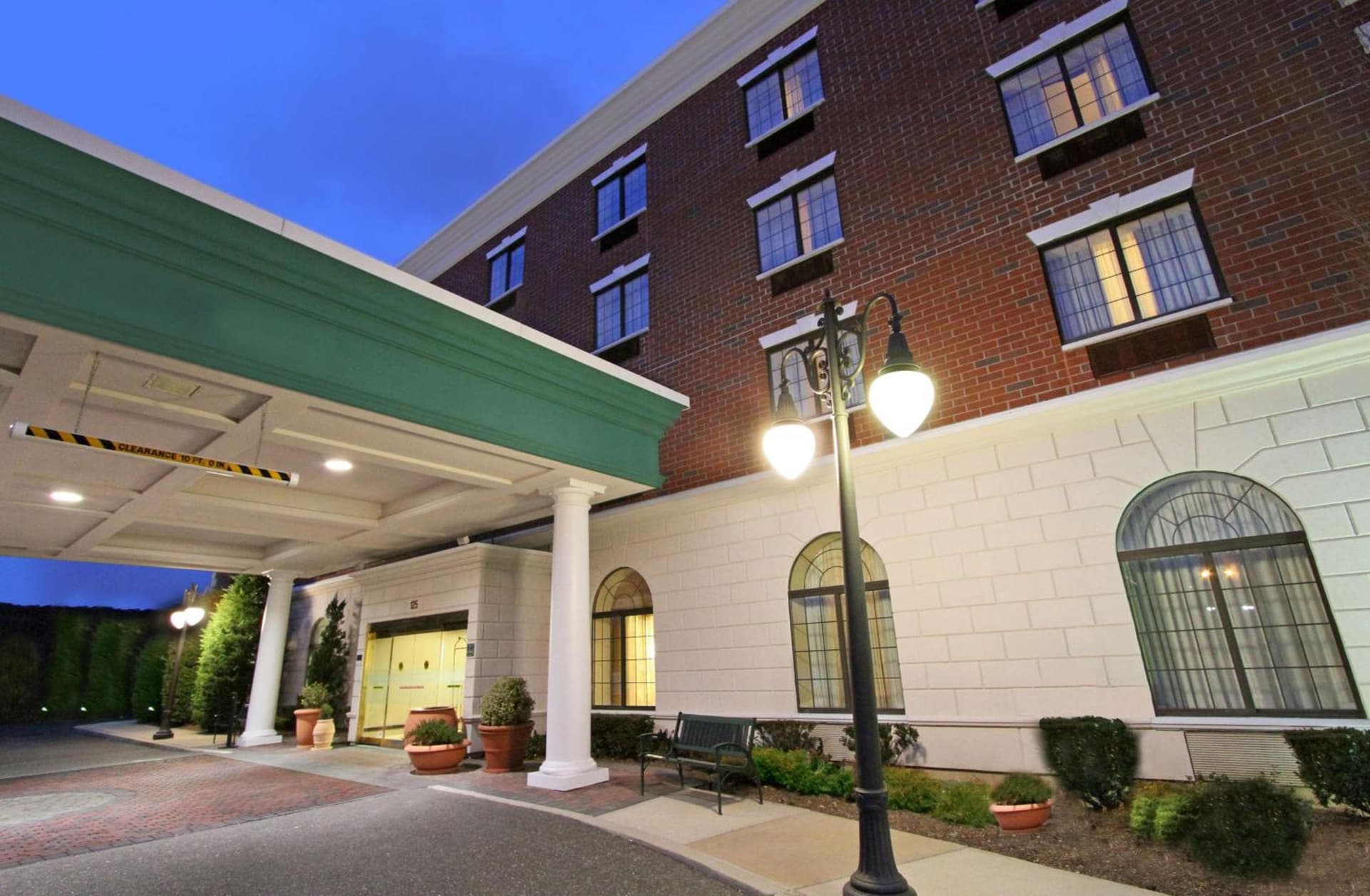 Hampton Inn & Suites By Hilton - Rockville Centre gallery photo in Rockville Centre, NY — image 16