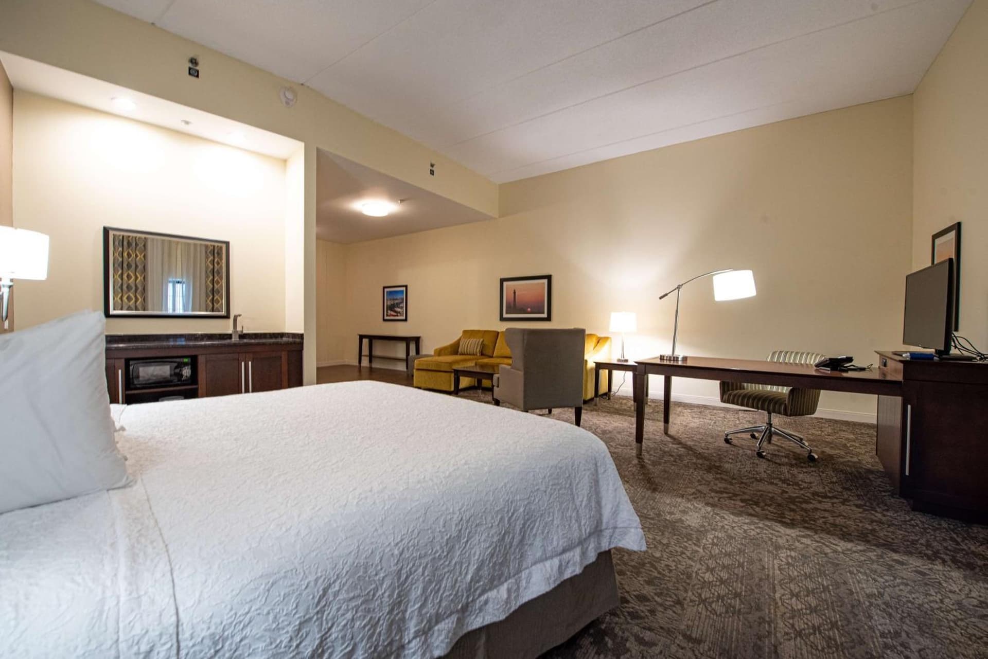 Hampton Inn & Suites By Hilton - Rockville Centre gallery photo in Rockville Centre, NY — image 15