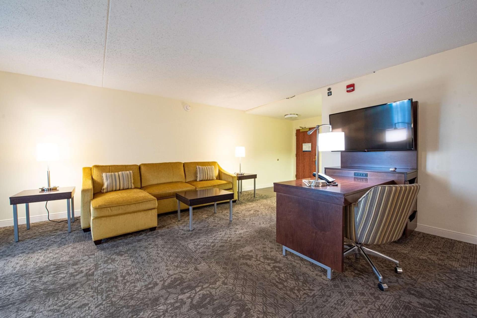 Hampton Inn & Suites By Hilton - Rockville Centre gallery photo in Rockville Centre, NY — image 32