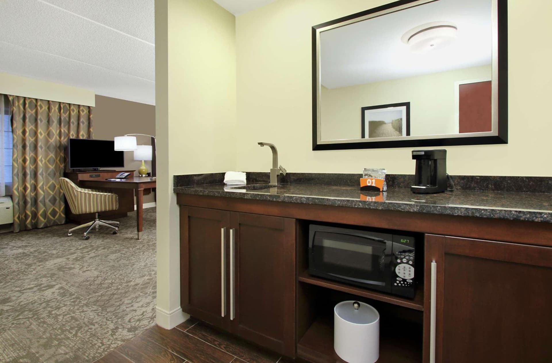 Hampton Inn & Suites By Hilton - Rockville Centre gallery photo in Rockville Centre, NY — image 6