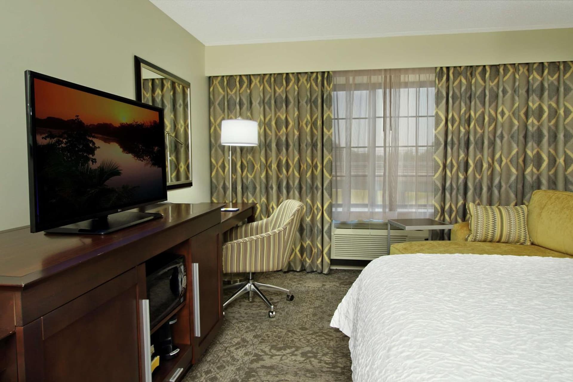 Hampton Inn & Suites By Hilton - Rockville Centre gallery photo in Rockville Centre, NY — image 58