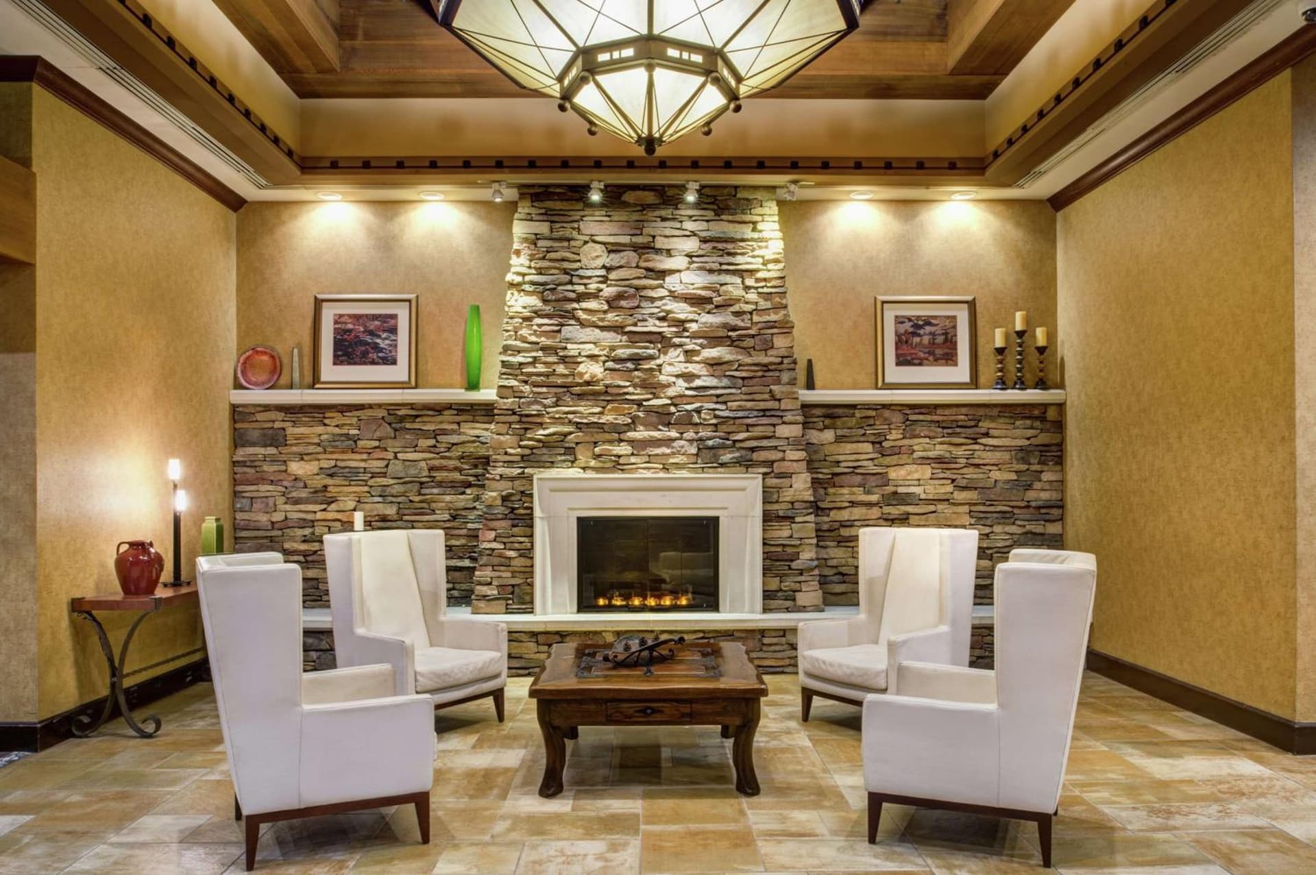 DoubleTree by Hilton Seattle Airport property views in SeaTac, WA — gallery photo 3
