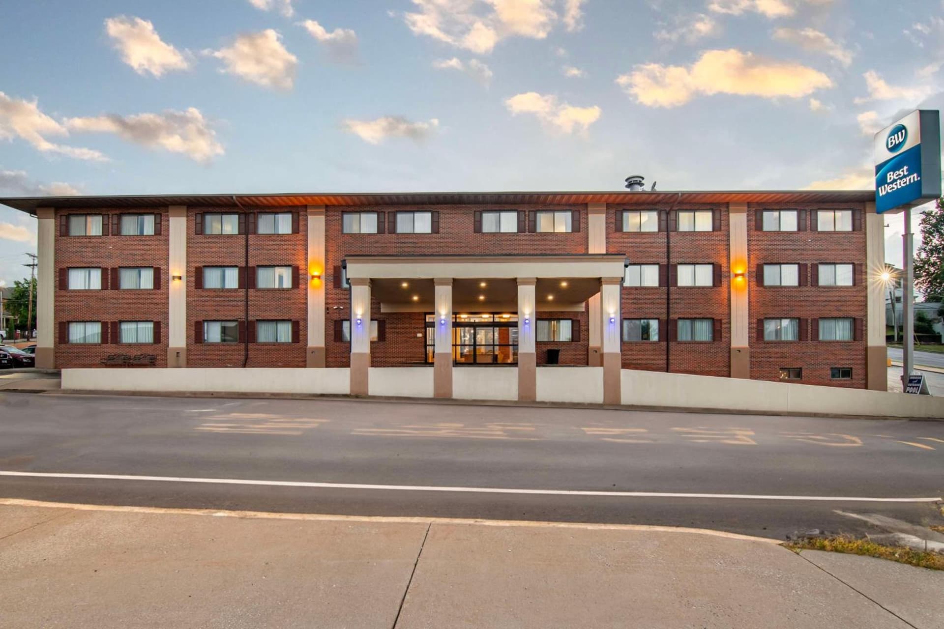 Best Western On the River featured exterior or lobby in Hannibal, MO — similar hotel