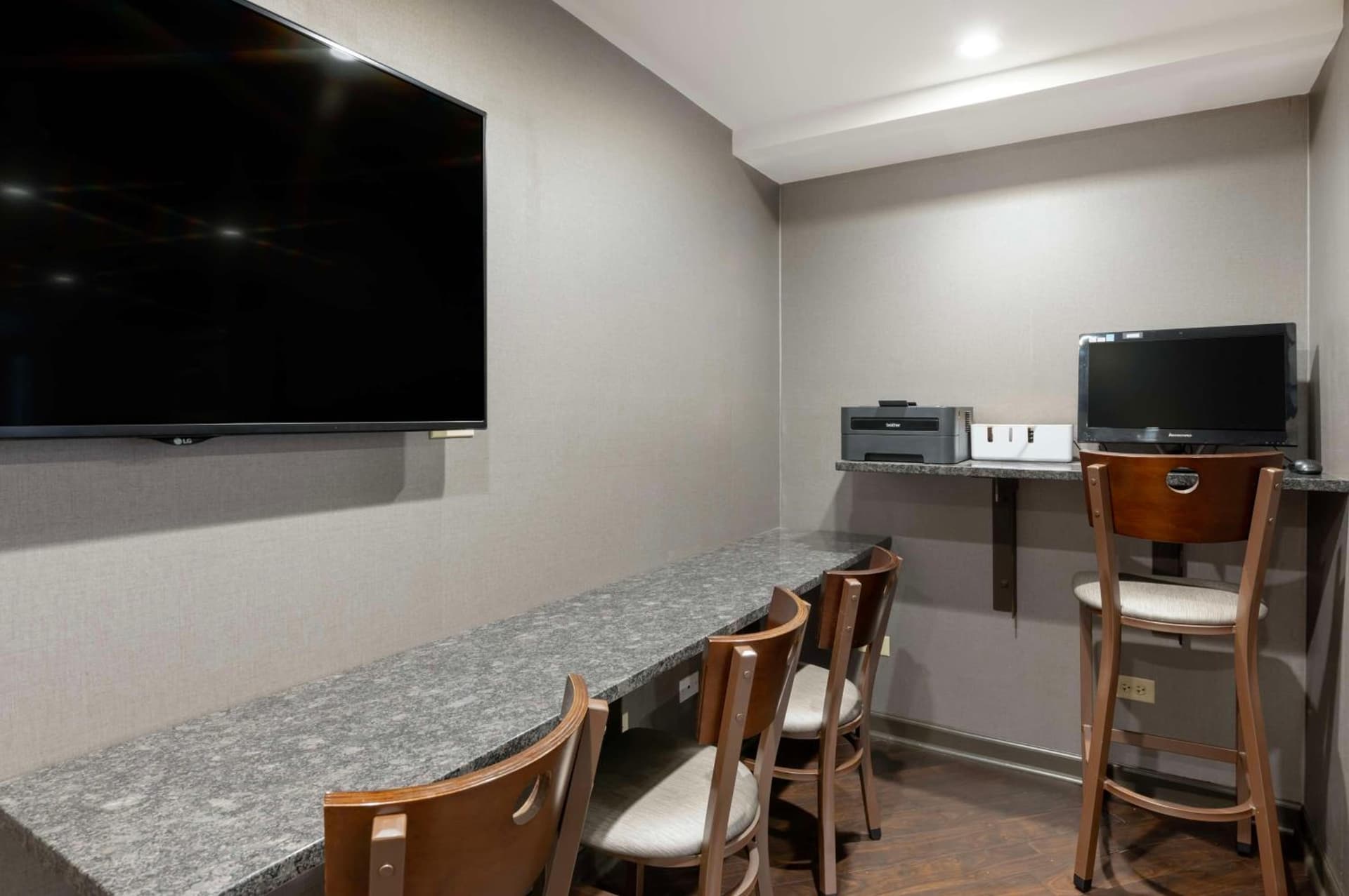 Best Western University Inn at Valparaiso gallery photo in Valparaiso, IN — image 27