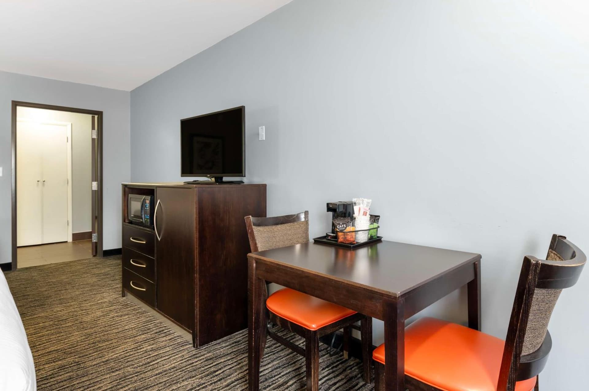 Best Western University Inn at Valparaiso property views in Valparaiso, IN — gallery photo 3