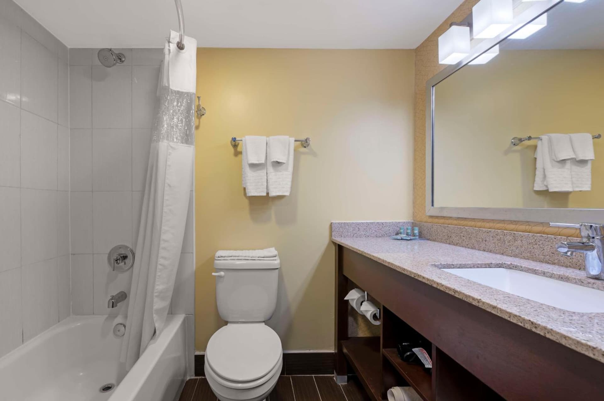 Best Western University Inn at Valparaiso gallery photo in Valparaiso, IN — image 12