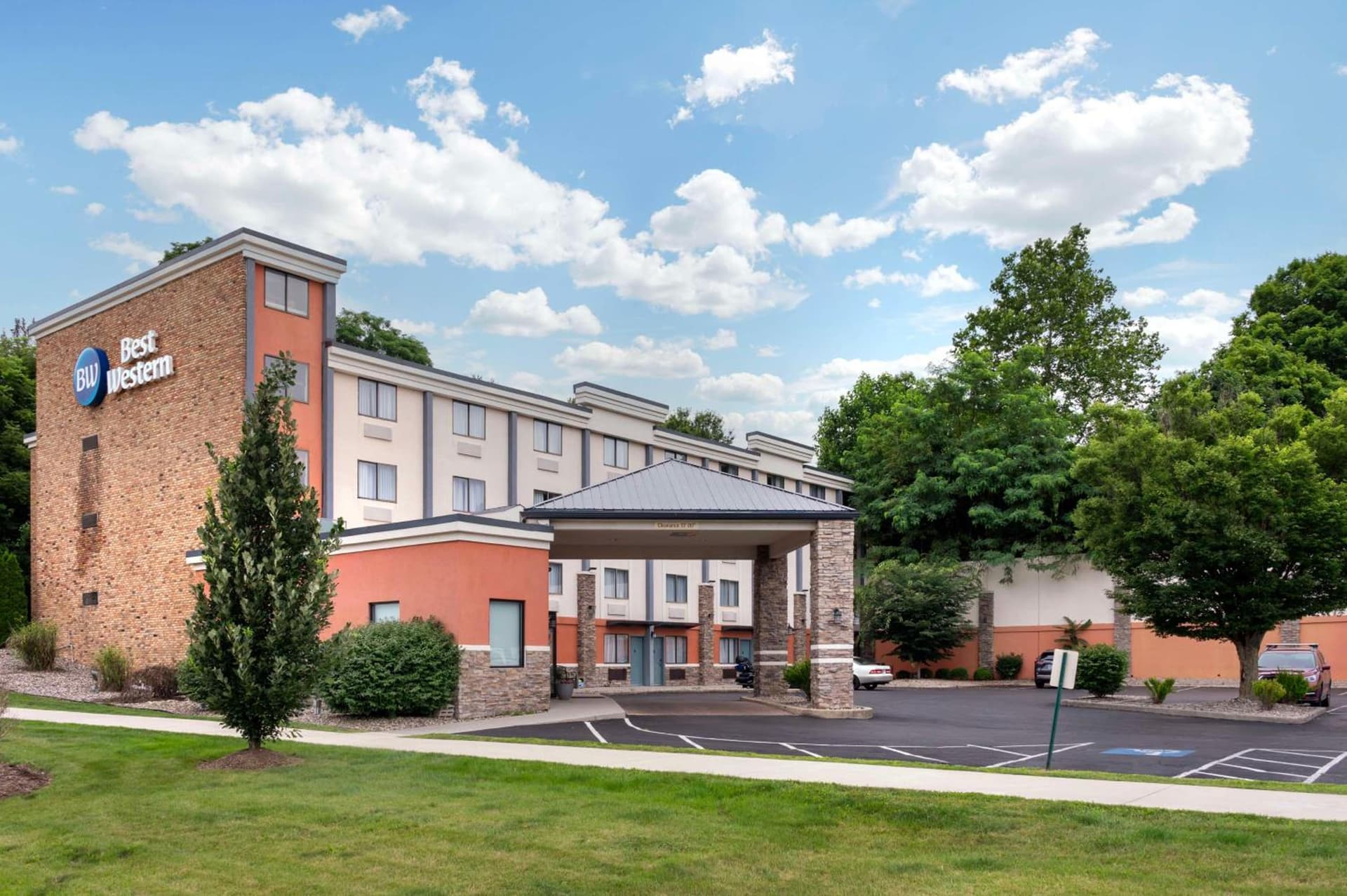 Best Western University Inn at Valparaiso gallery photo in Valparaiso, IN — image 33