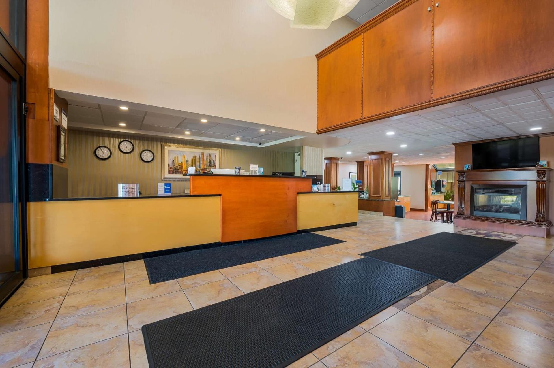 Best Western Detroit Livonia interior in Livonia, MI — gallery photo 2