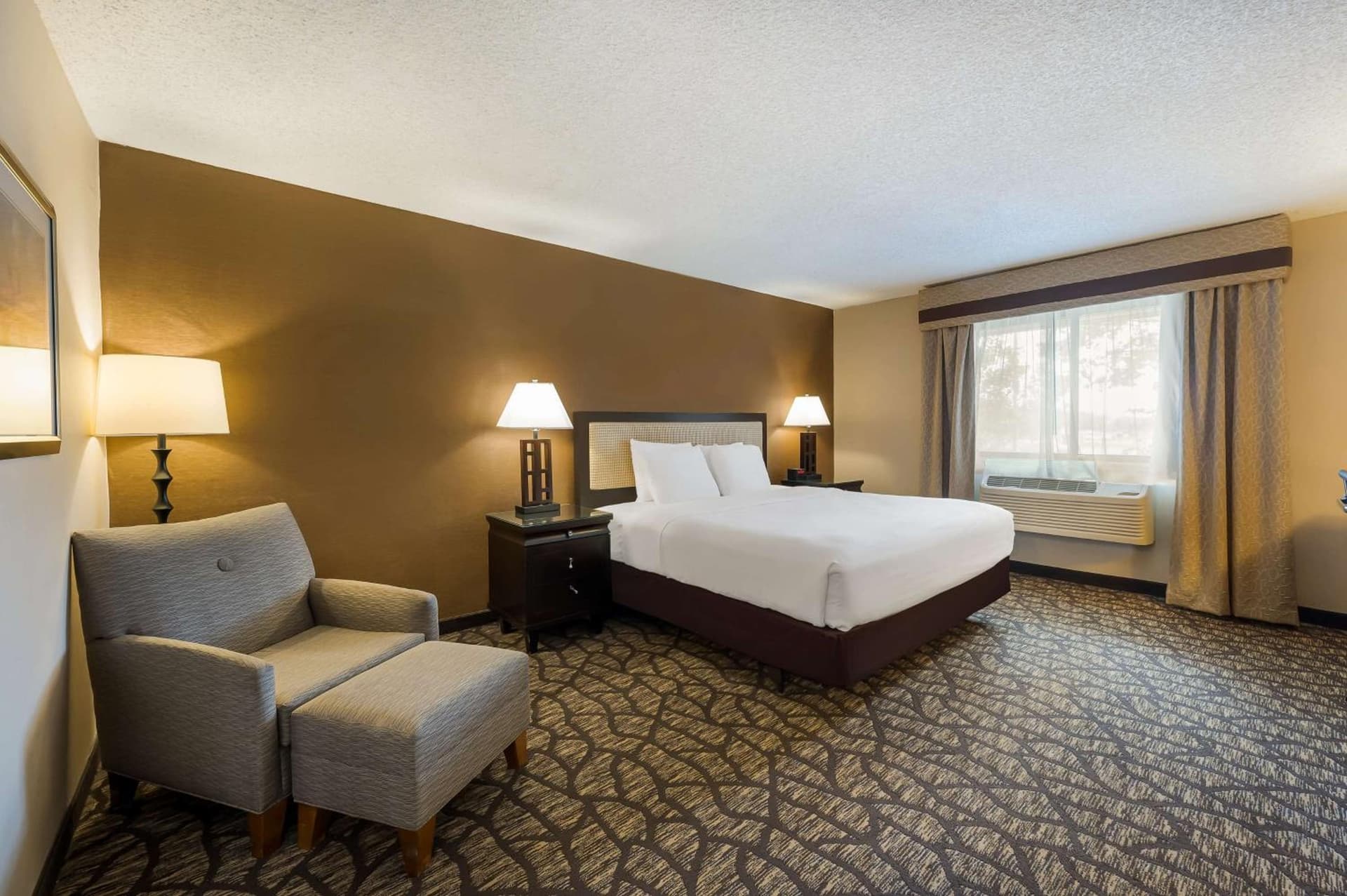 Best Western Detroit Livonia property views in Livonia, MI — gallery photo 3