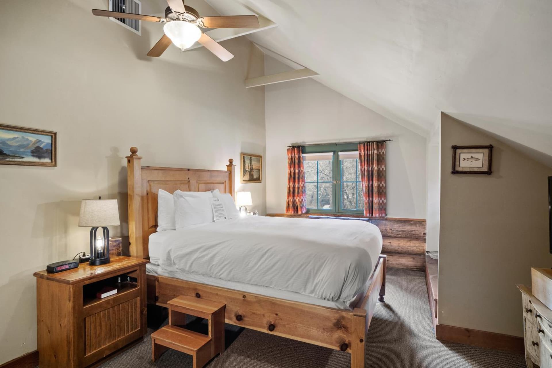 Weasku Inn gallery photo in Grants Pass, OR — image 197