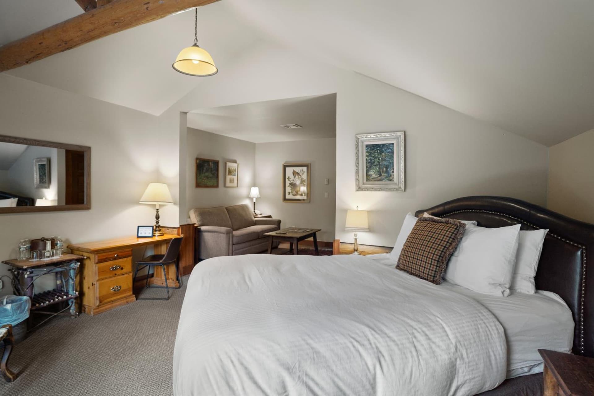 Weasku Inn gallery photo in Grants Pass, OR — image 119
