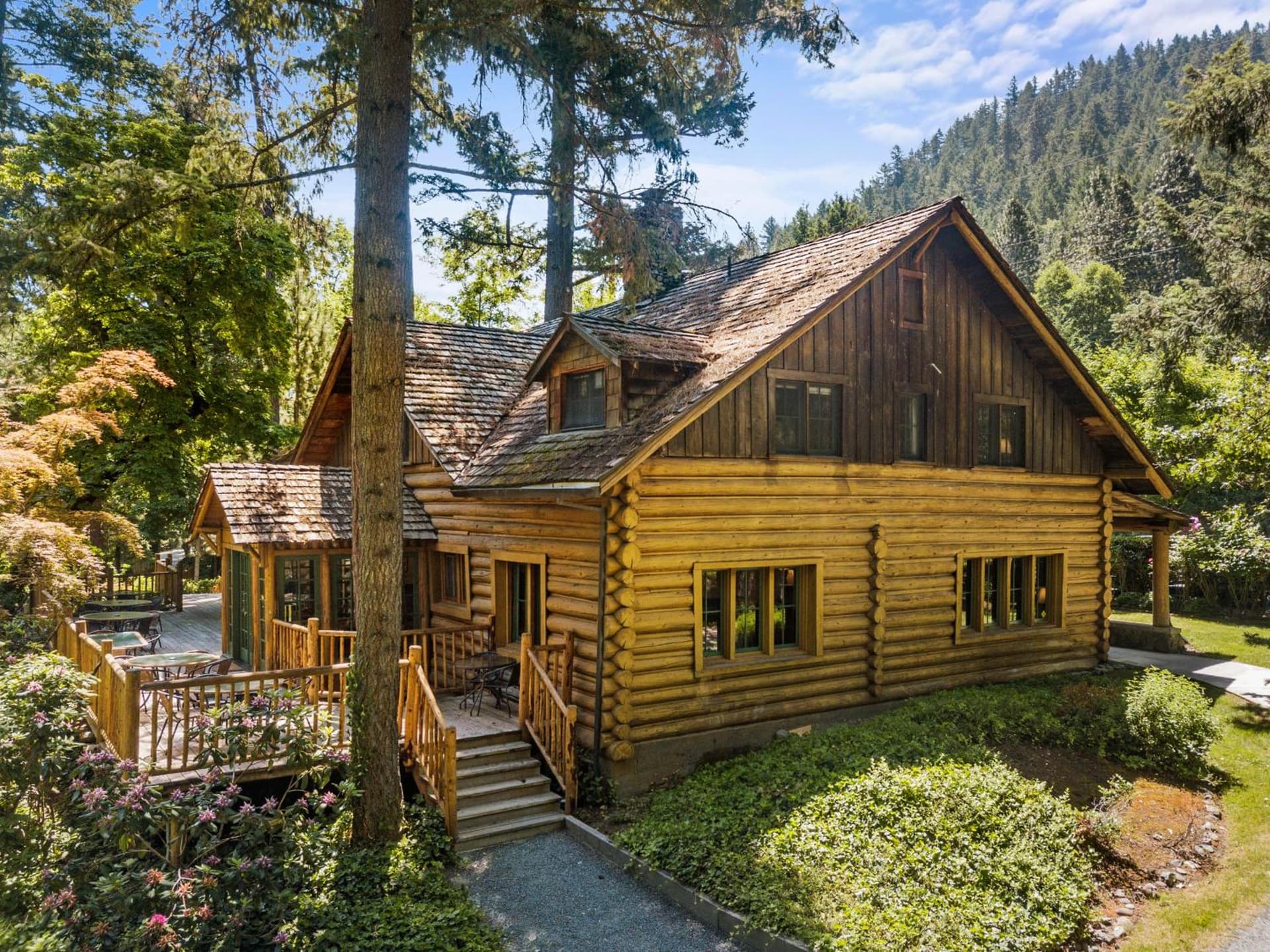 Weasku Inn gallery photo in Grants Pass, OR — image 192
