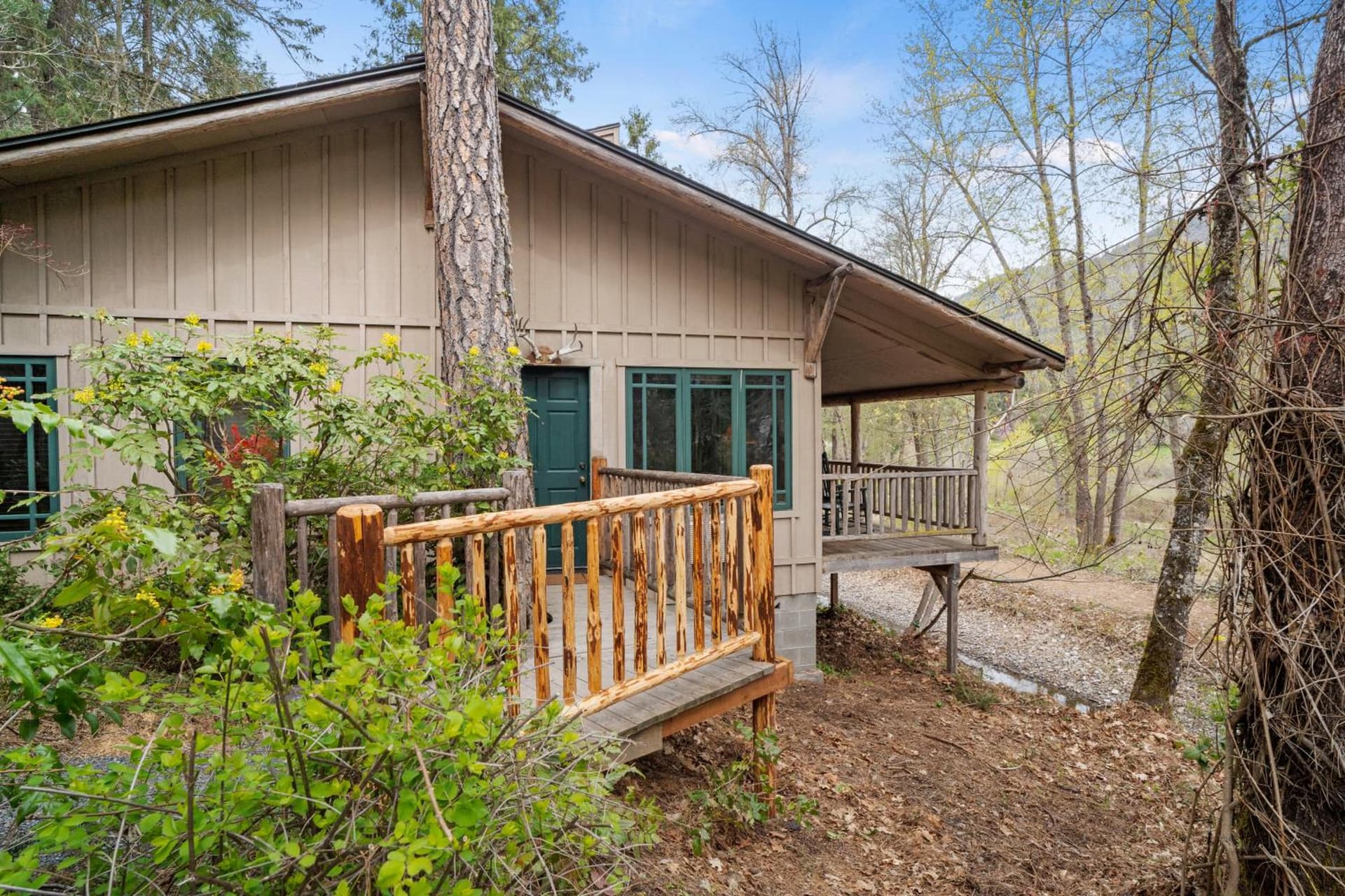 Weasku Inn gallery photo in Grants Pass, OR — image 108