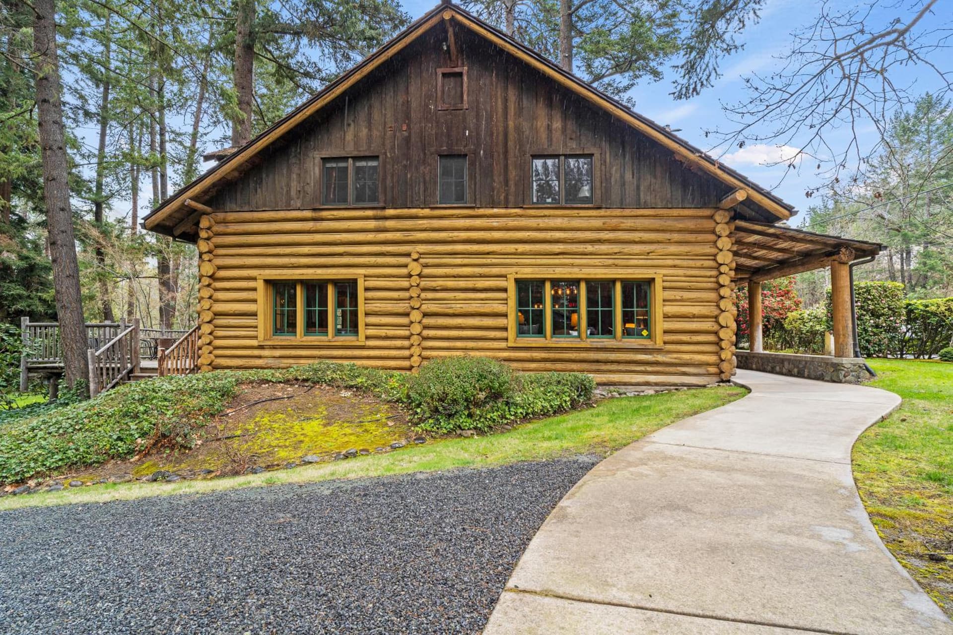 Weasku Inn gallery photo in Grants Pass, OR — image 99